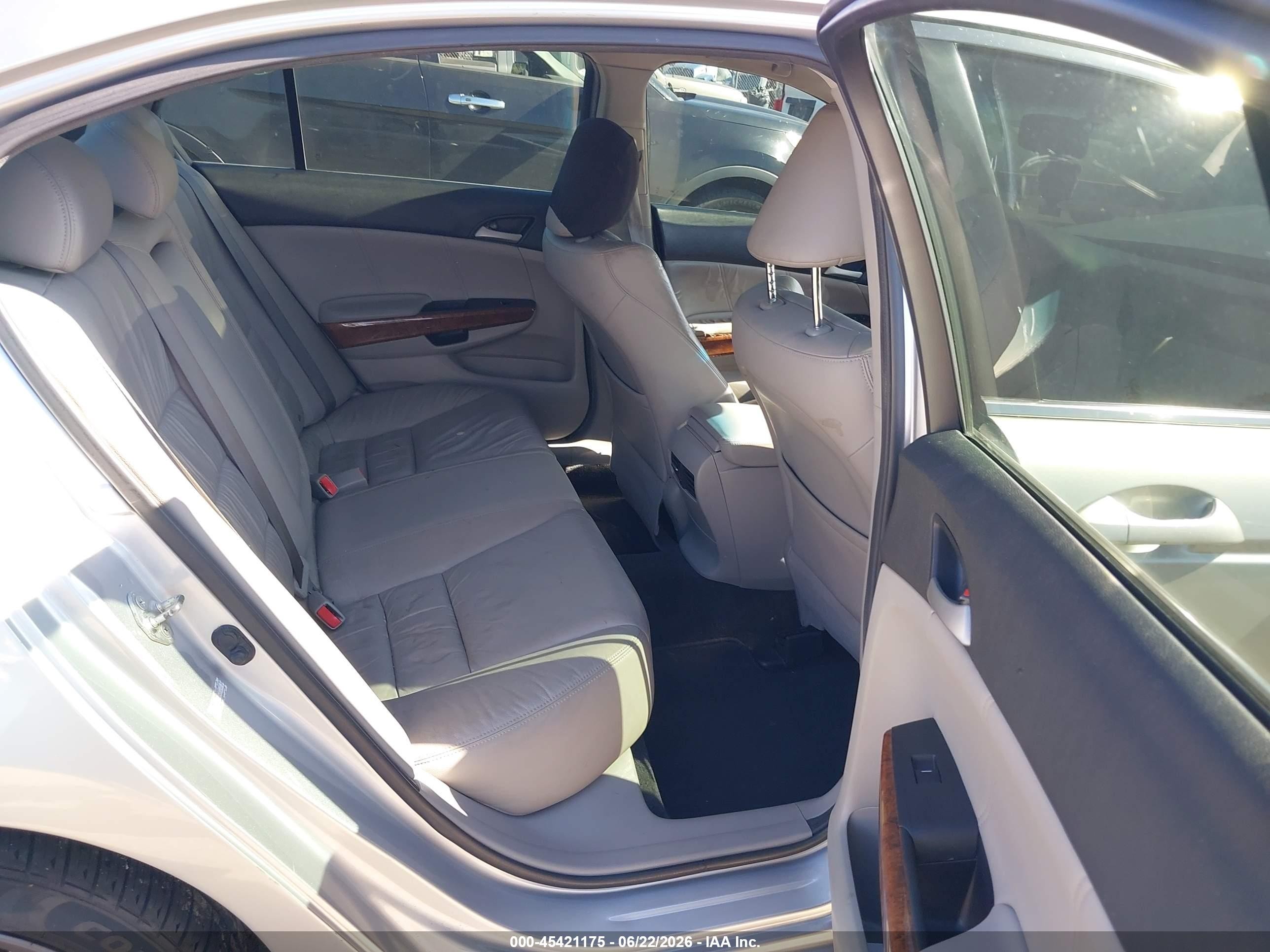 2011 Honda Accord 2.4 Ex-l Silver vin: 1HGCP2F81BA149372
