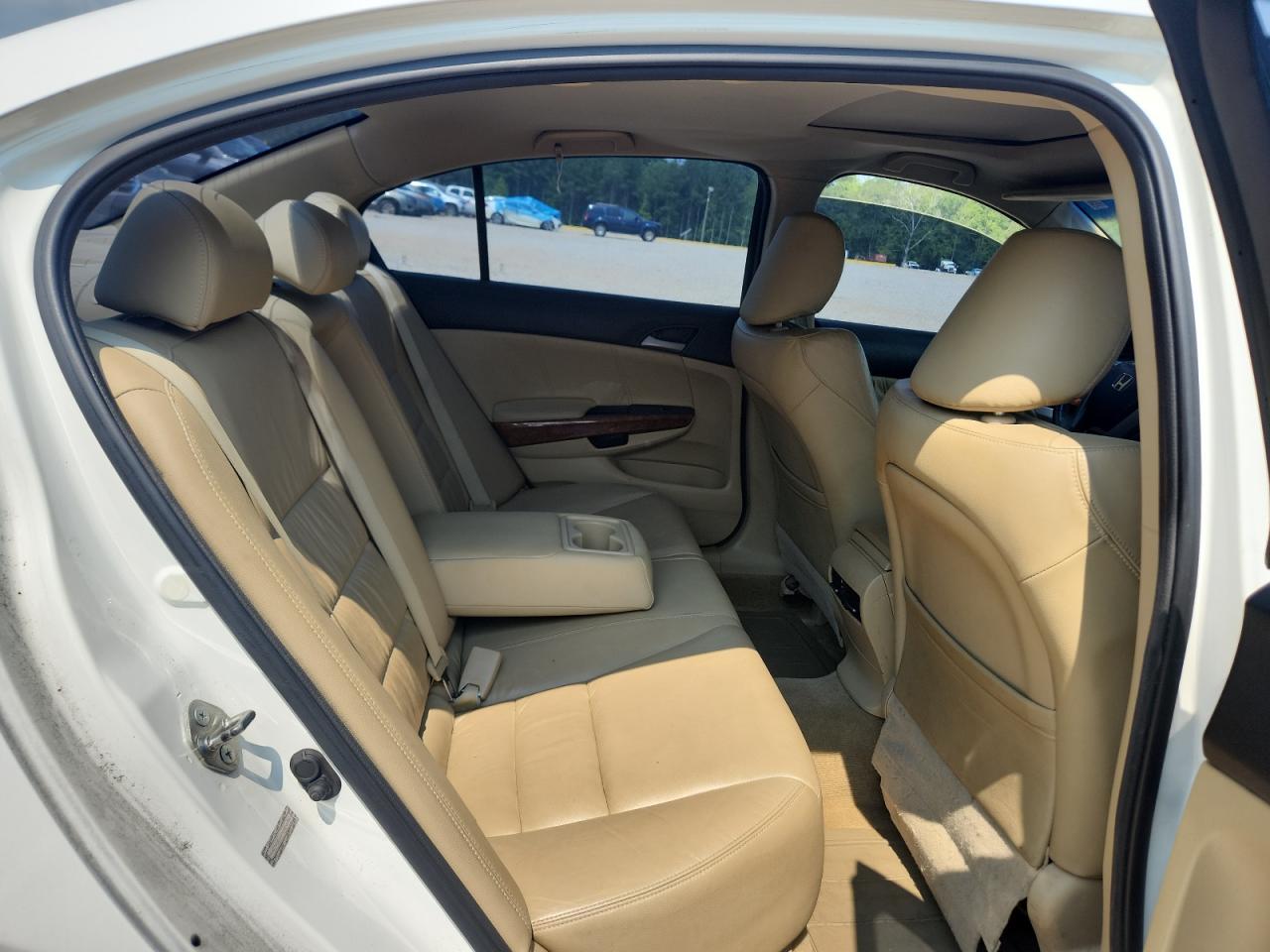 2012 Honda Accord 4d Ex White vin: 1HGCP2F81CA045420