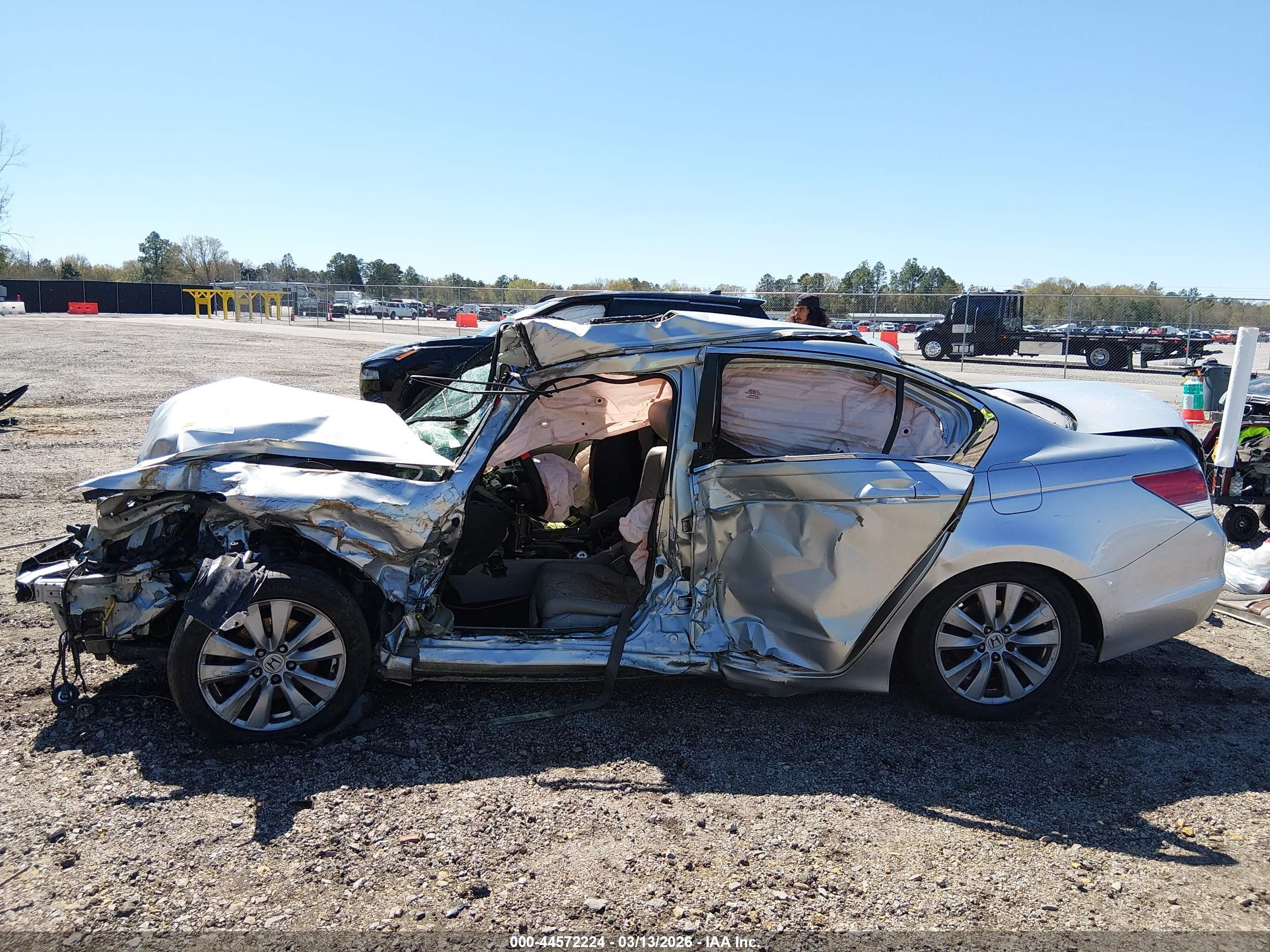 2012 Honda Accord 2.4 Ex-l Silver vin: 1HGCP2F81CA070138
