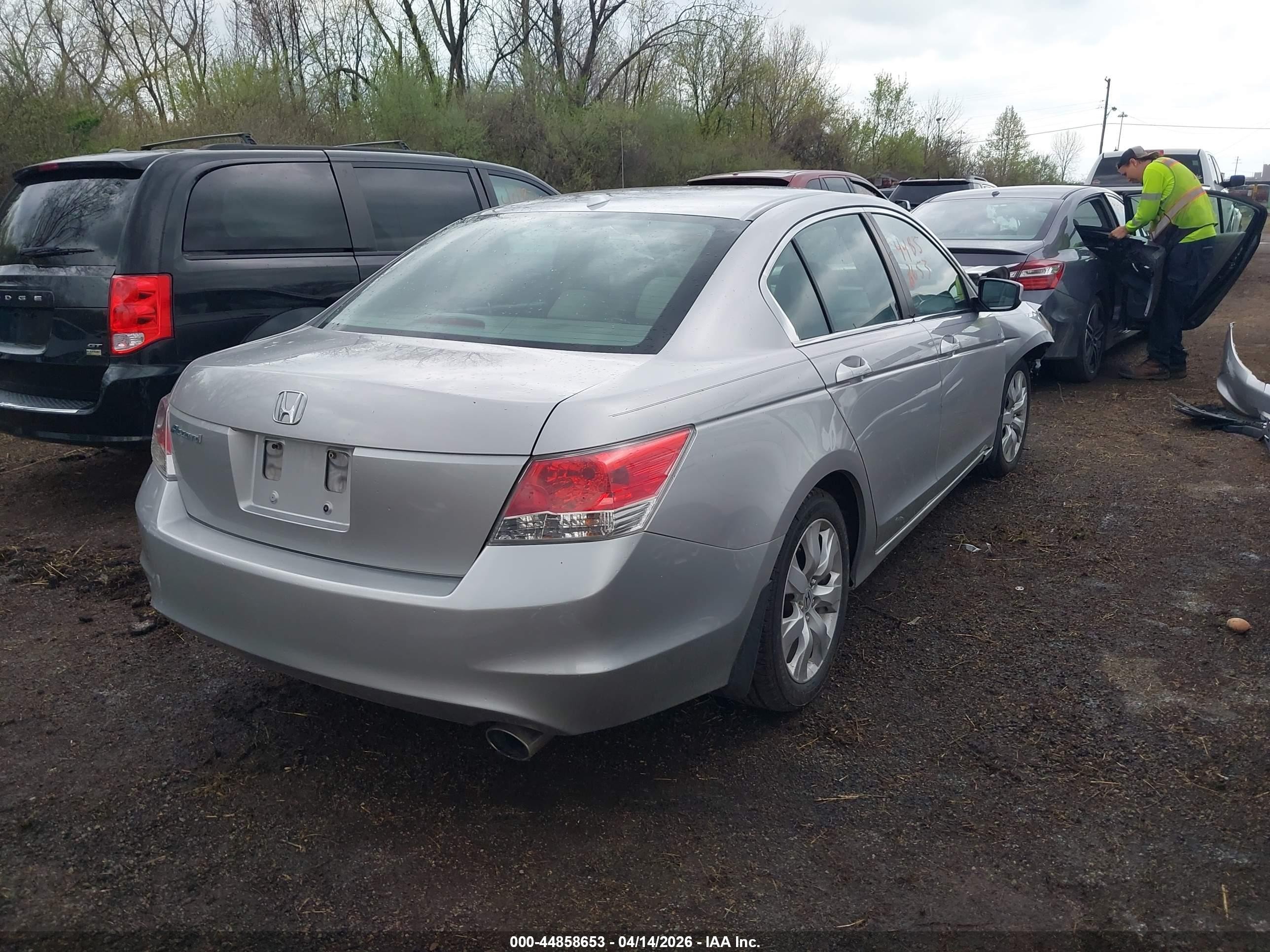 2010 Honda Accord 2.4 Ex-l Silver vin: 1HGCP2F82AA173761