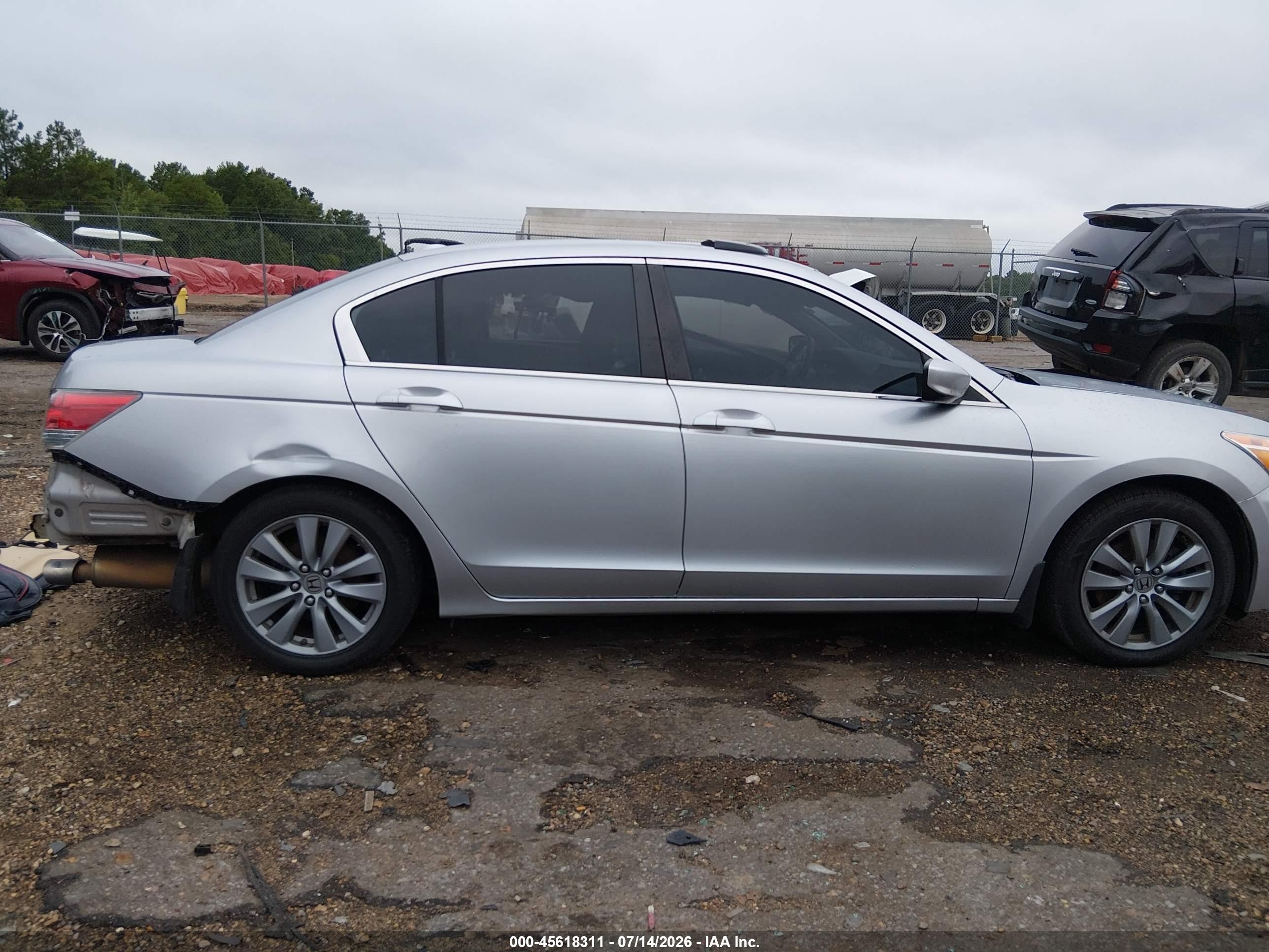 2011 Honda Accord 2.4 Ex-l Silver vin: 1HGCP2F82BA006950