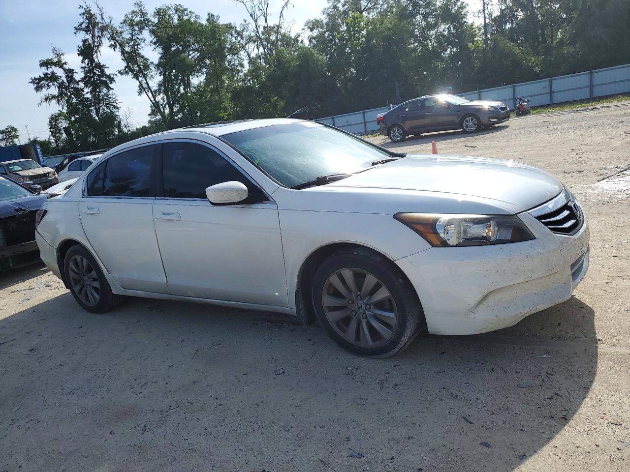 2012 Honda Accord Exl White vin: 1HGCP2F82CA167381