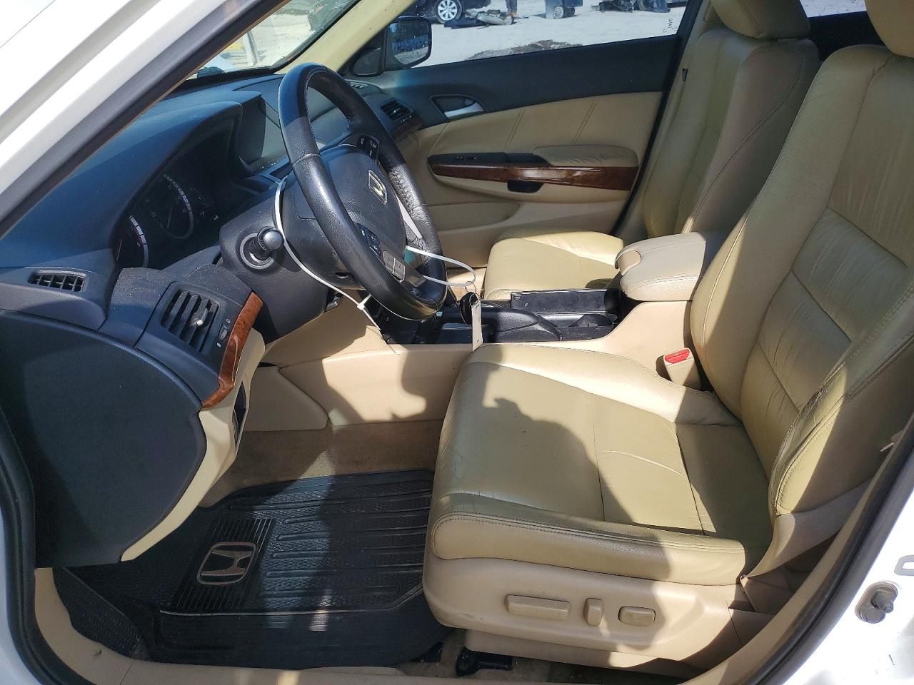 2012 Honda Accord Exl White vin: 1HGCP2F82CA167381