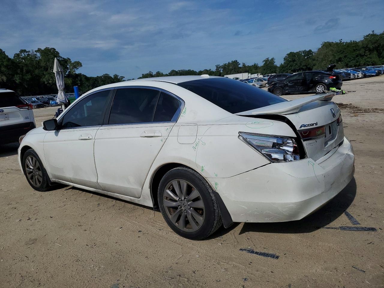 2012 Honda Accord Exl White vin: 1HGCP2F82CA167381