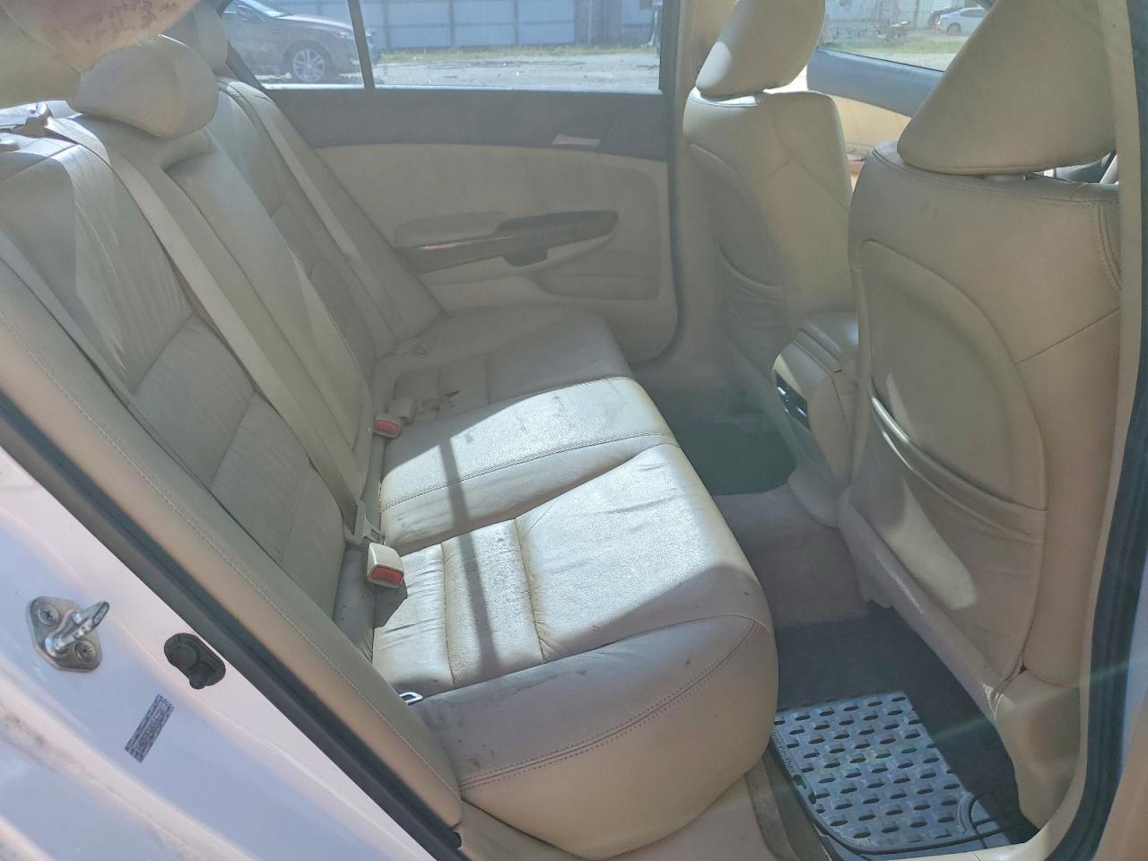 2012 Honda Accord Exl White vin: 1HGCP2F82CA167381