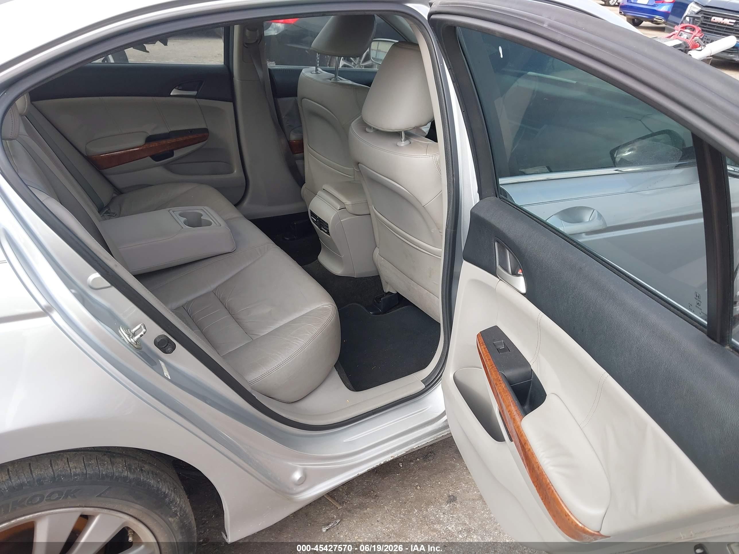 2012 Honda Accord 2.4 Ex-l Silver vin: 1HGCP2F82CA213842