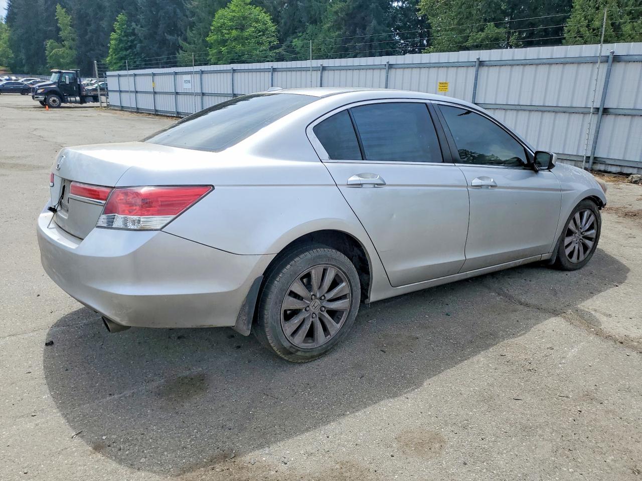 2011 Honda Accord Exl Серебряный vin: 1HGCP2F83BA027435