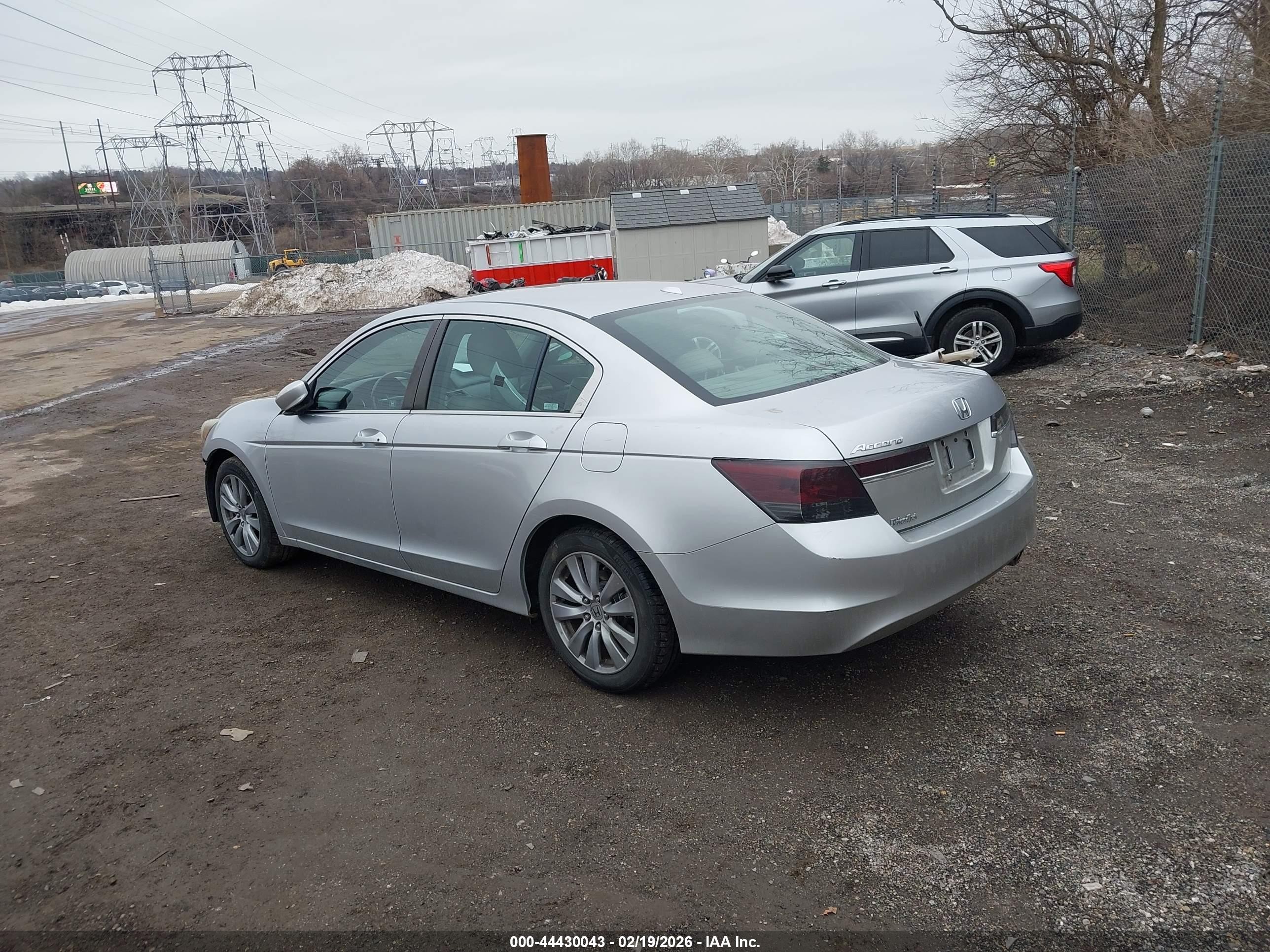 2011 Honda Accord 2.4 Ex-l Silver vin: 1HGCP2F83BA047555