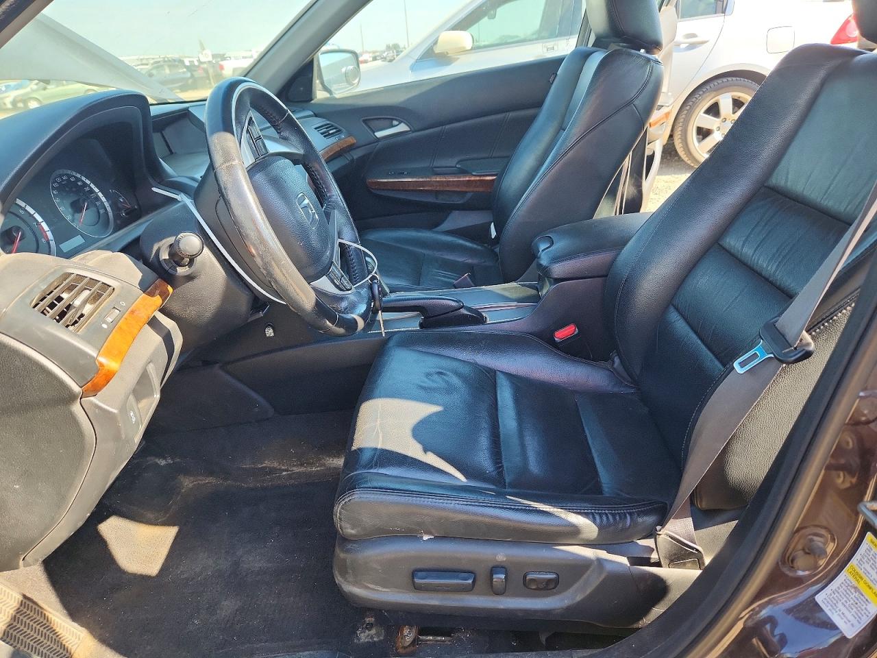 2011 Honda Accord Exl Черный vin: 1HGCP2F83BA804342