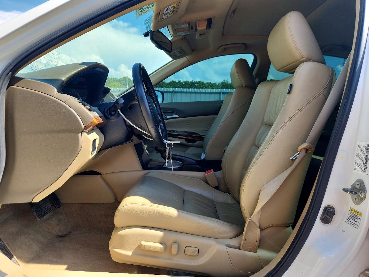 2010 Honda Accord Exl White vin: 1HGCP2F84AA062192