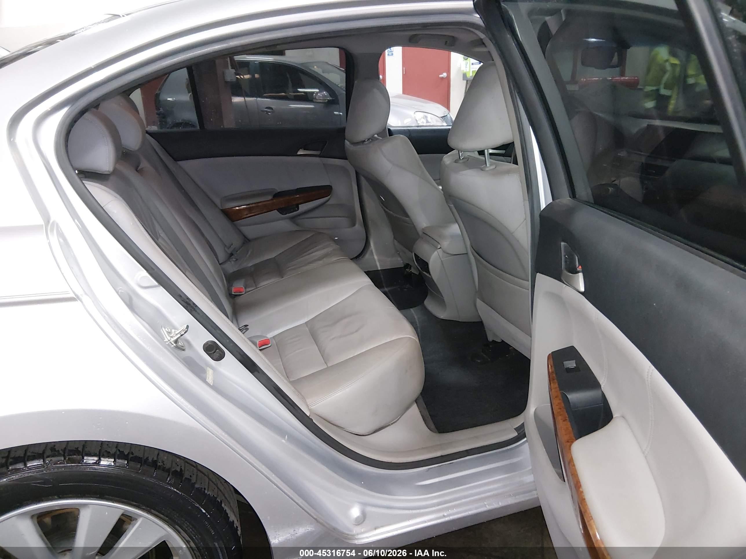 2011 Honda Accord 2.4 Ex-l Silver vin: 1HGCP2F84BA003564