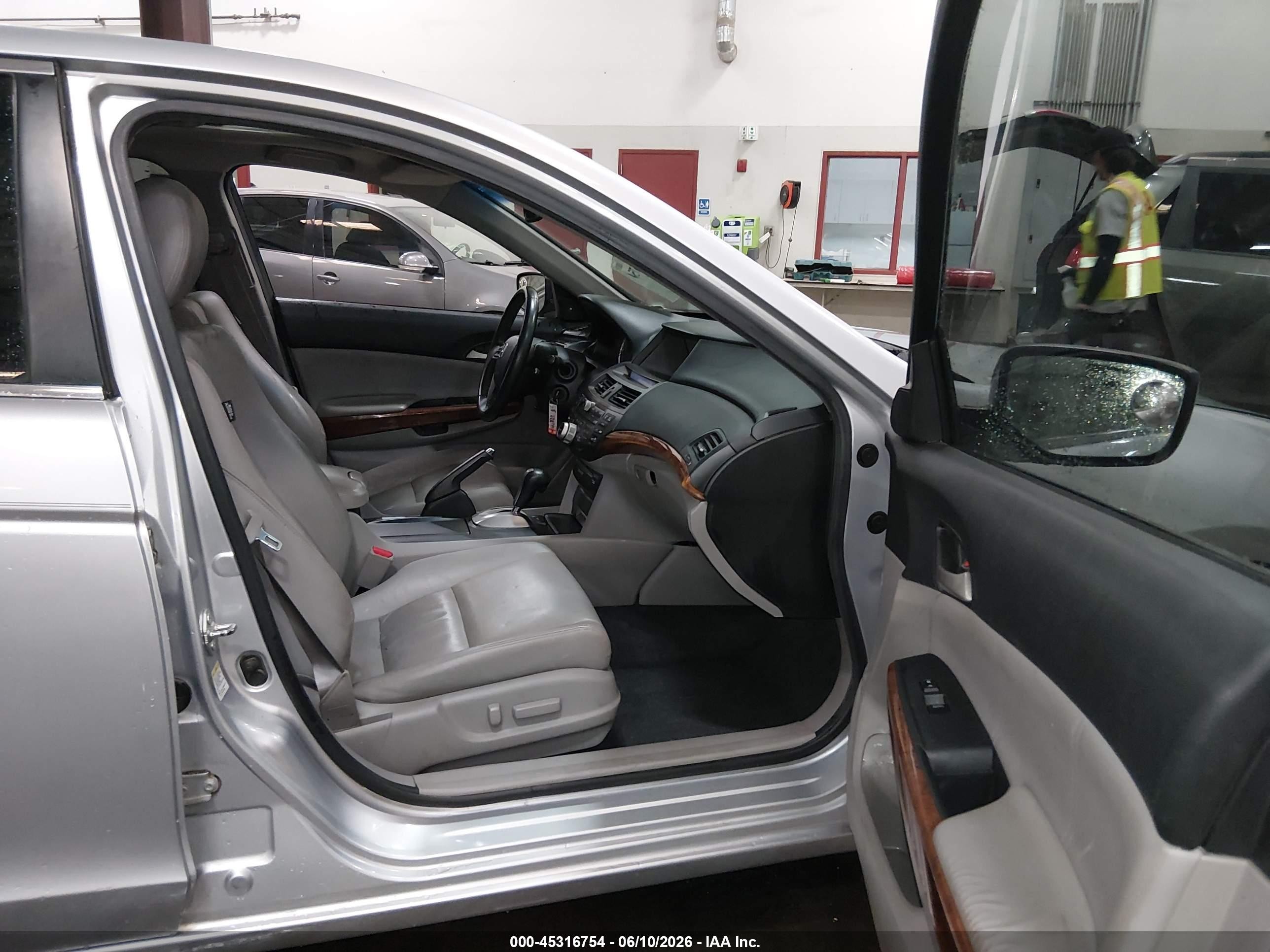 2011 Honda Accord 2.4 Ex-l Silver vin: 1HGCP2F84BA003564