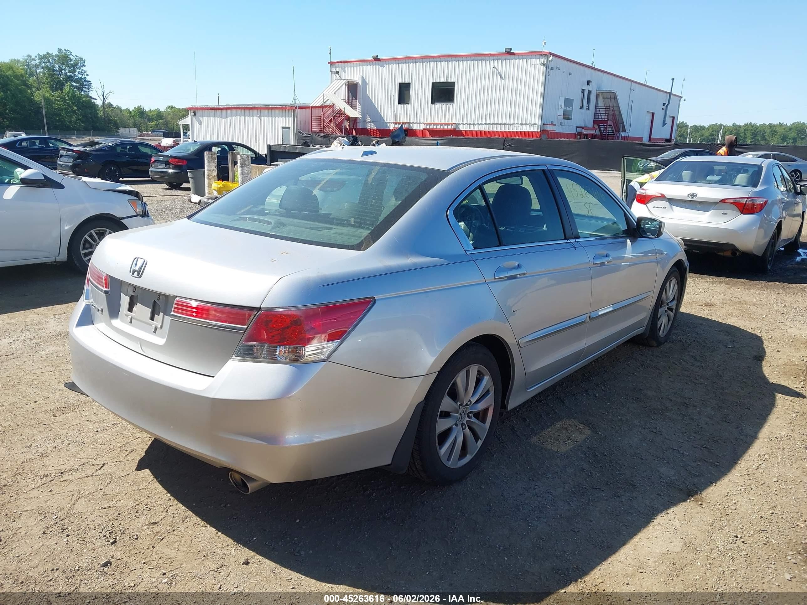 2011 Honda Accord 2.4 Ex-l Silver vin: 1HGCP2F84BA038105