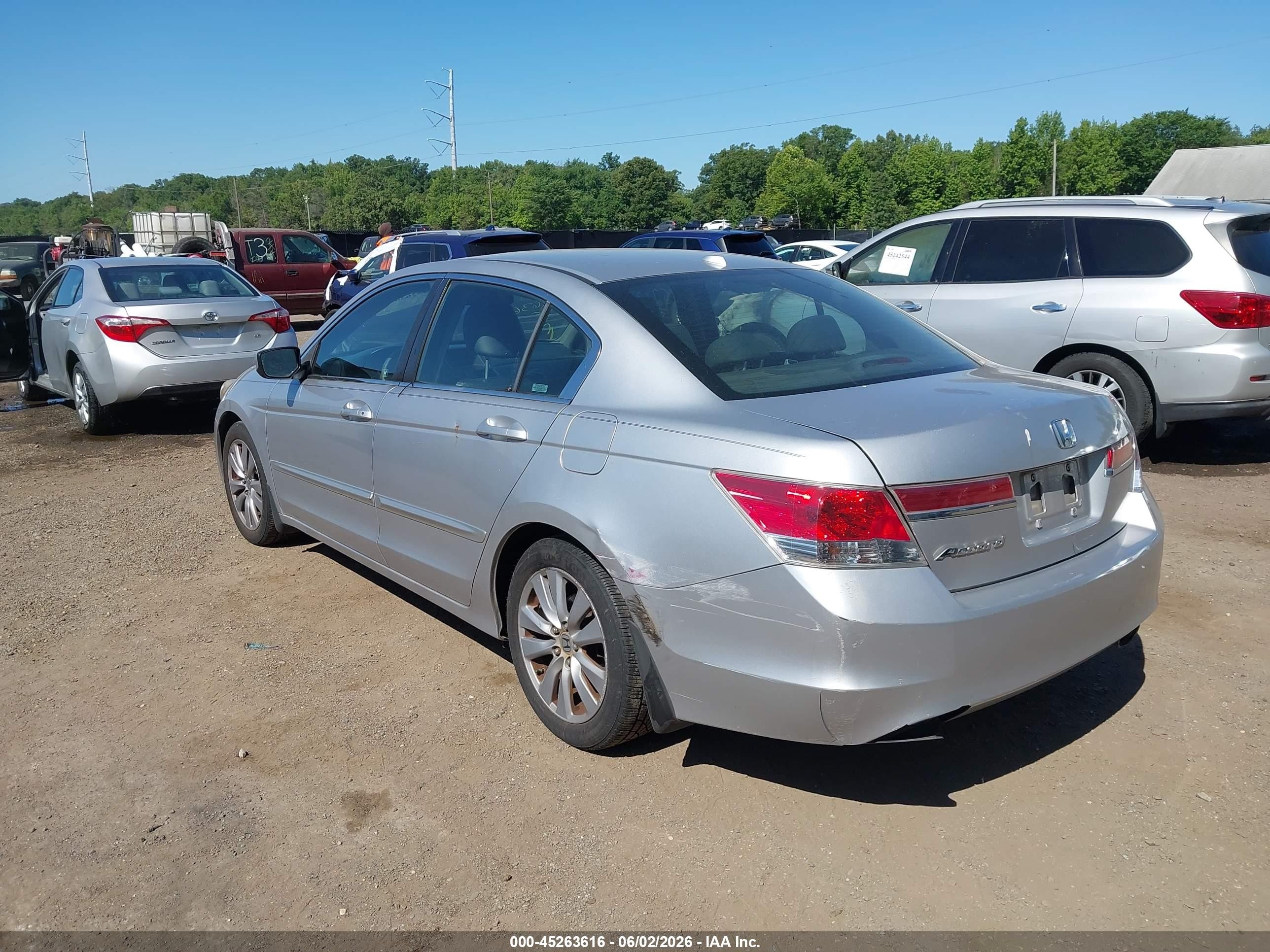 2011 Honda Accord 2.4 Ex-l Silver vin: 1HGCP2F84BA038105
