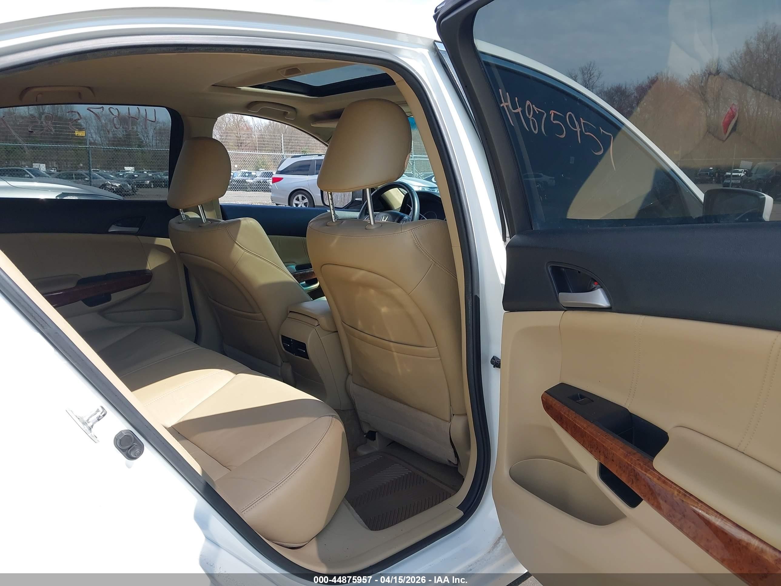 2011 Honda Accord 2.4 Ex-l White vin: 1HGCP2F84BA038542