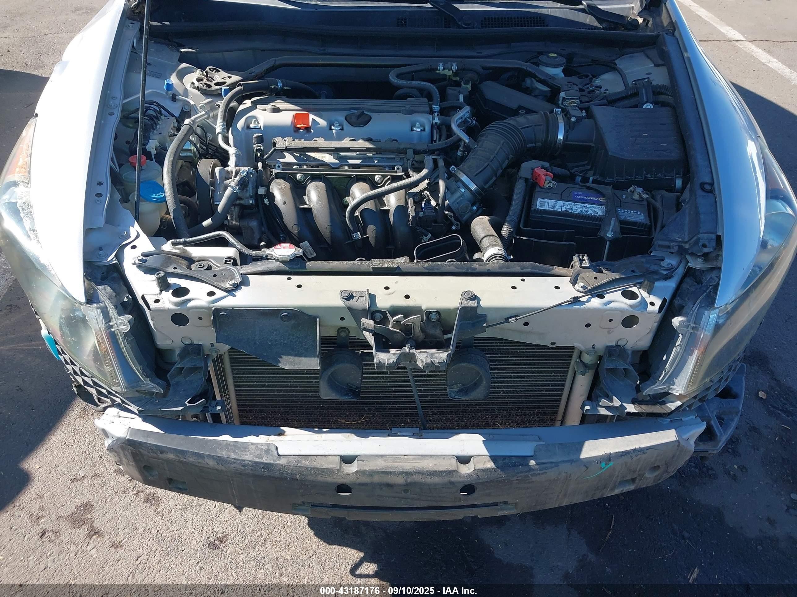 2012 Honda Accord Sdn 2.4 Ex-l/ex-l Серебряный vin: 1HGCP2F84CA037554