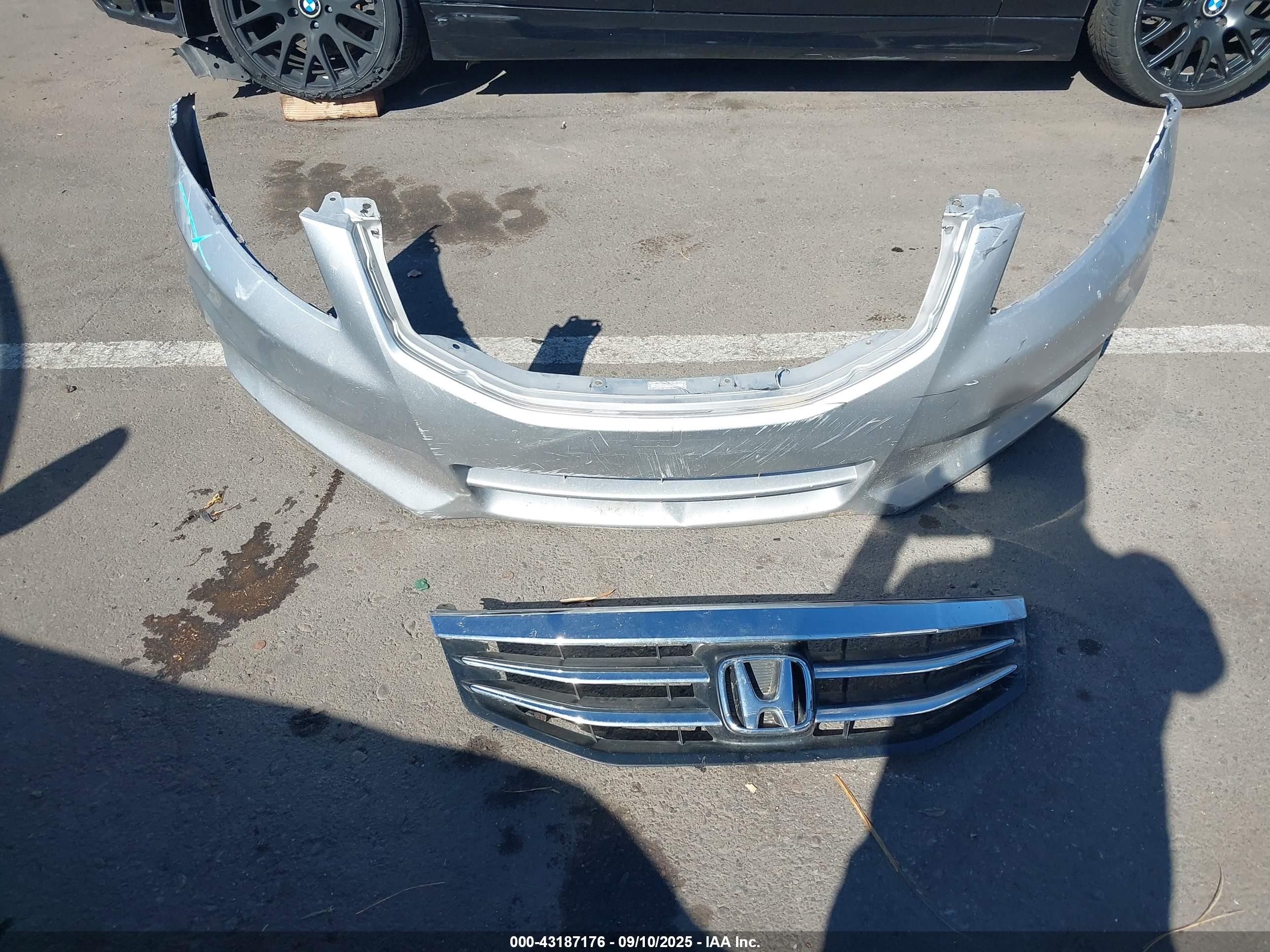 2012 Honda Accord Sdn 2.4 Ex-l/ex-l Серебряный vin: 1HGCP2F84CA037554