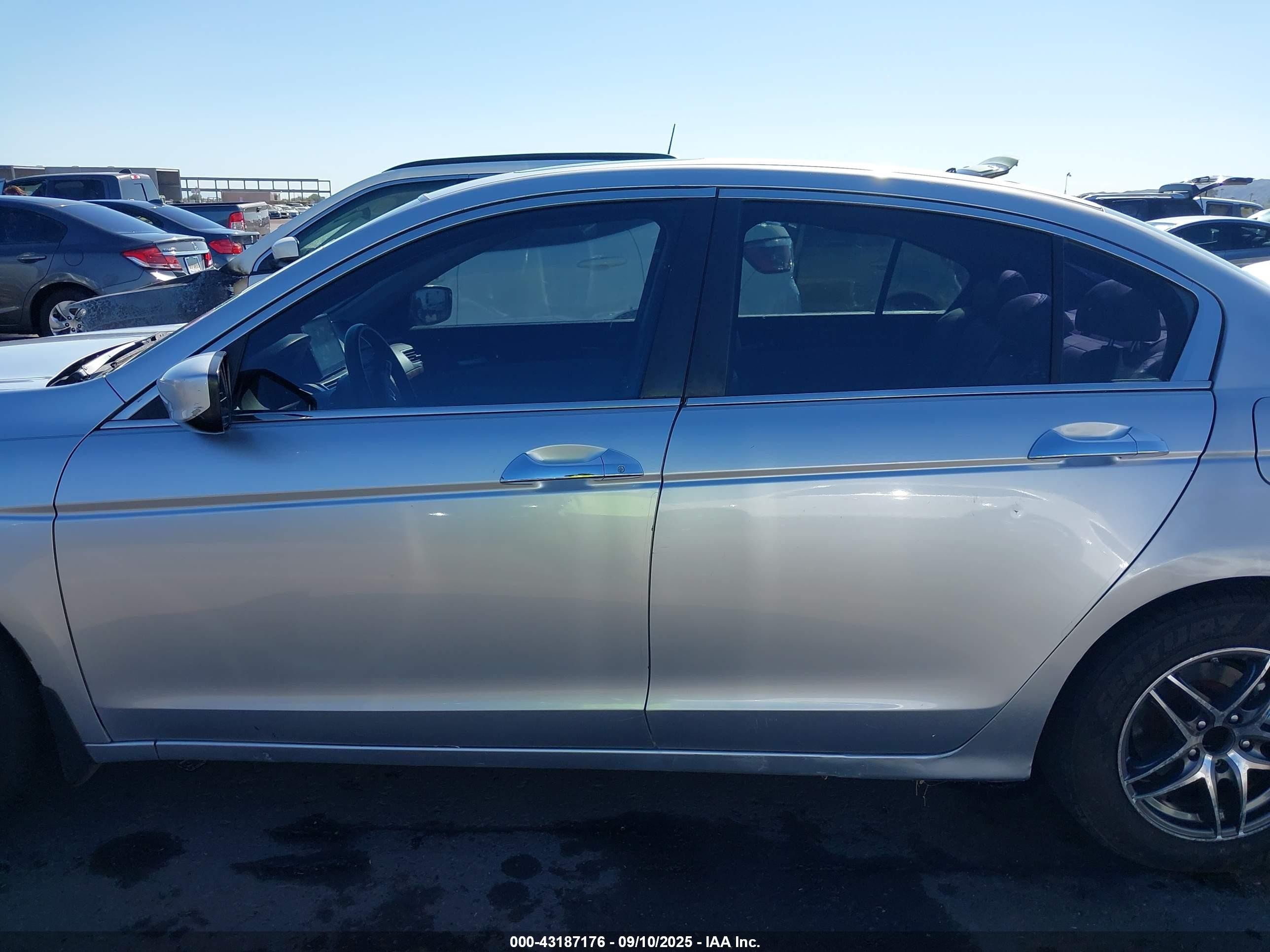 2012 Honda Accord Sdn 2.4 Ex-l/ex-l Серебряный vin: 1HGCP2F84CA037554