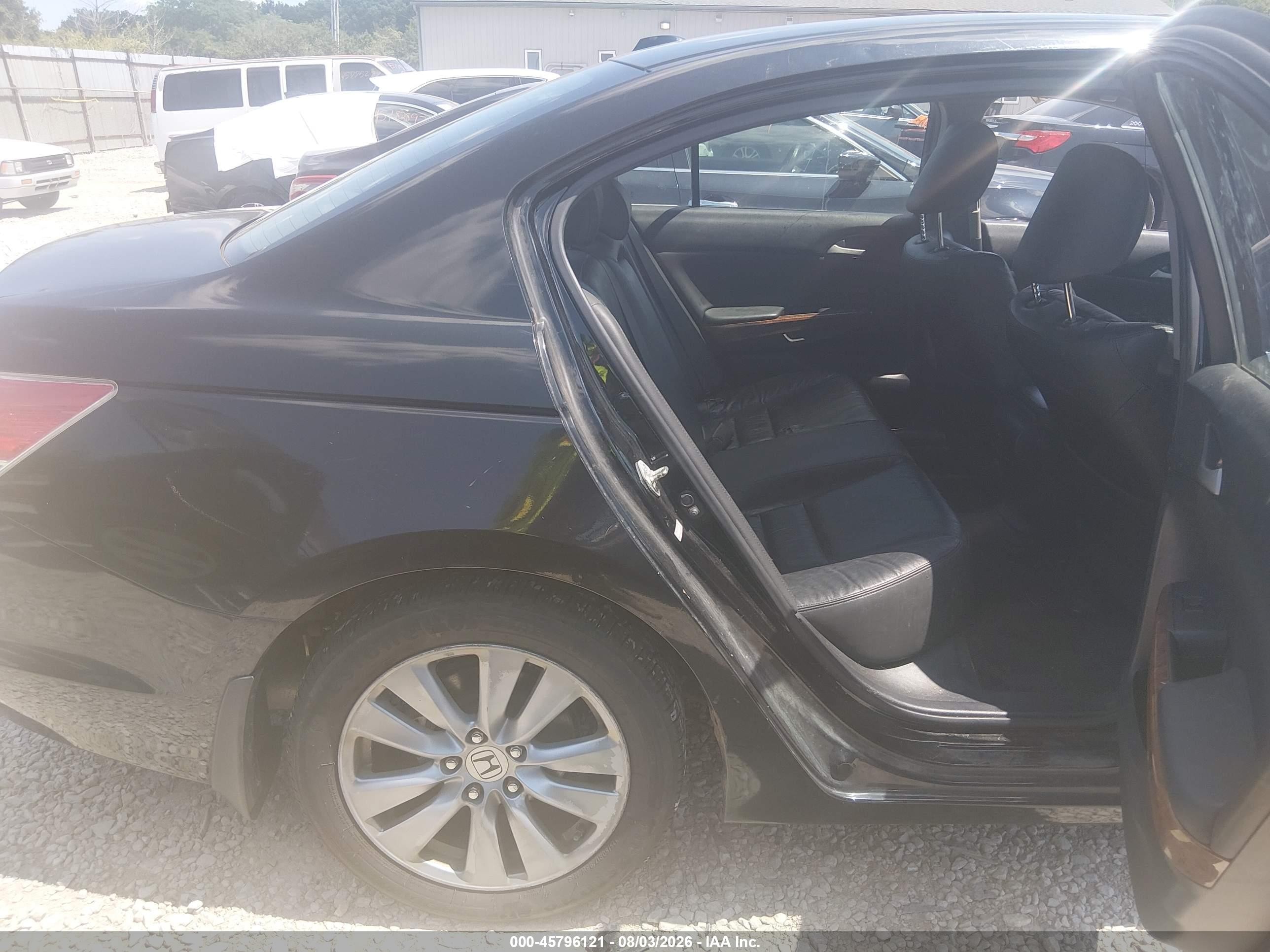 2011 Honda Accord 2.4 Ex-l Черный vin: 1HGCP2F85BA011804