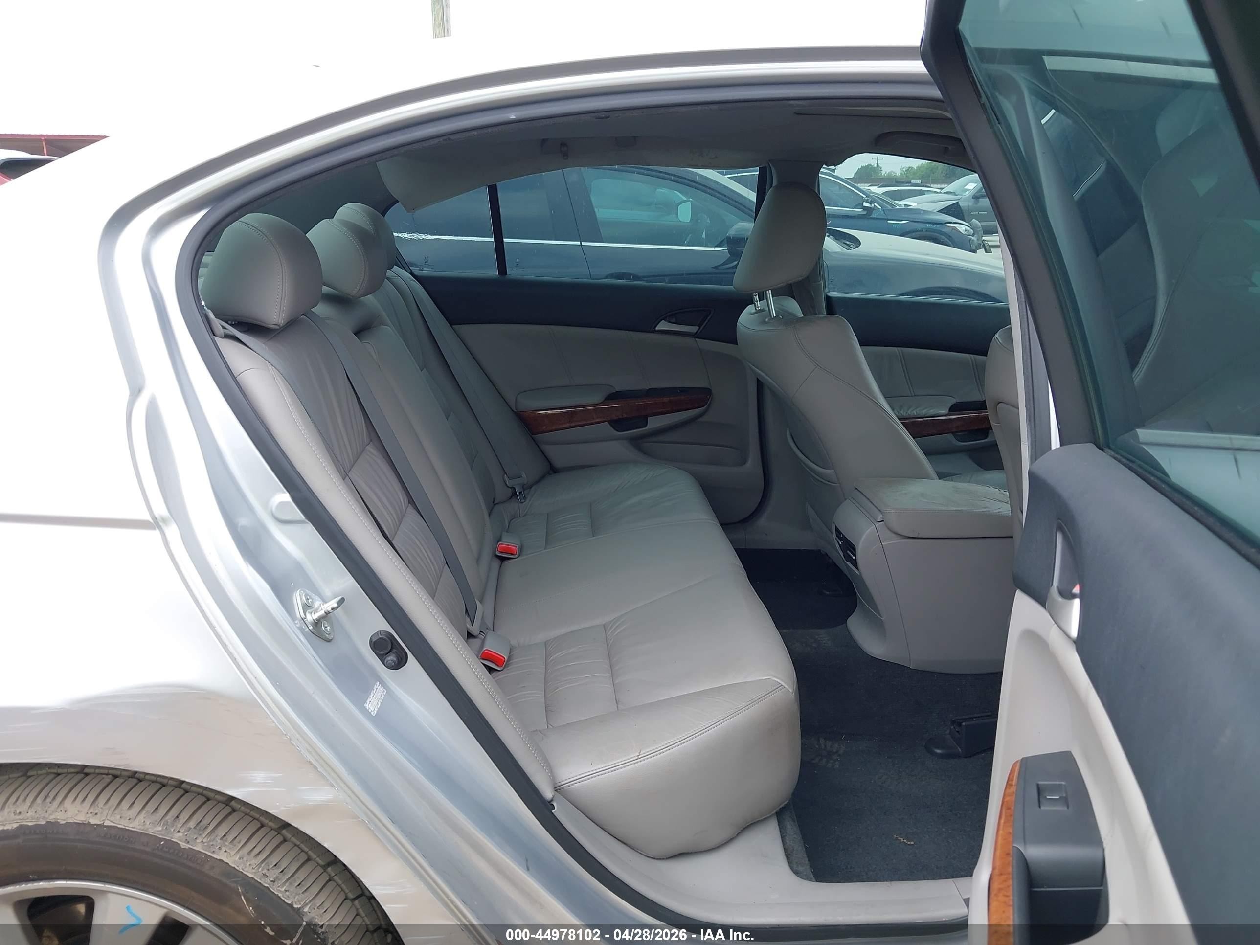 2011 Honda Accord 2.4 Ex-l Silver vin: 1HGCP2F85BA019434