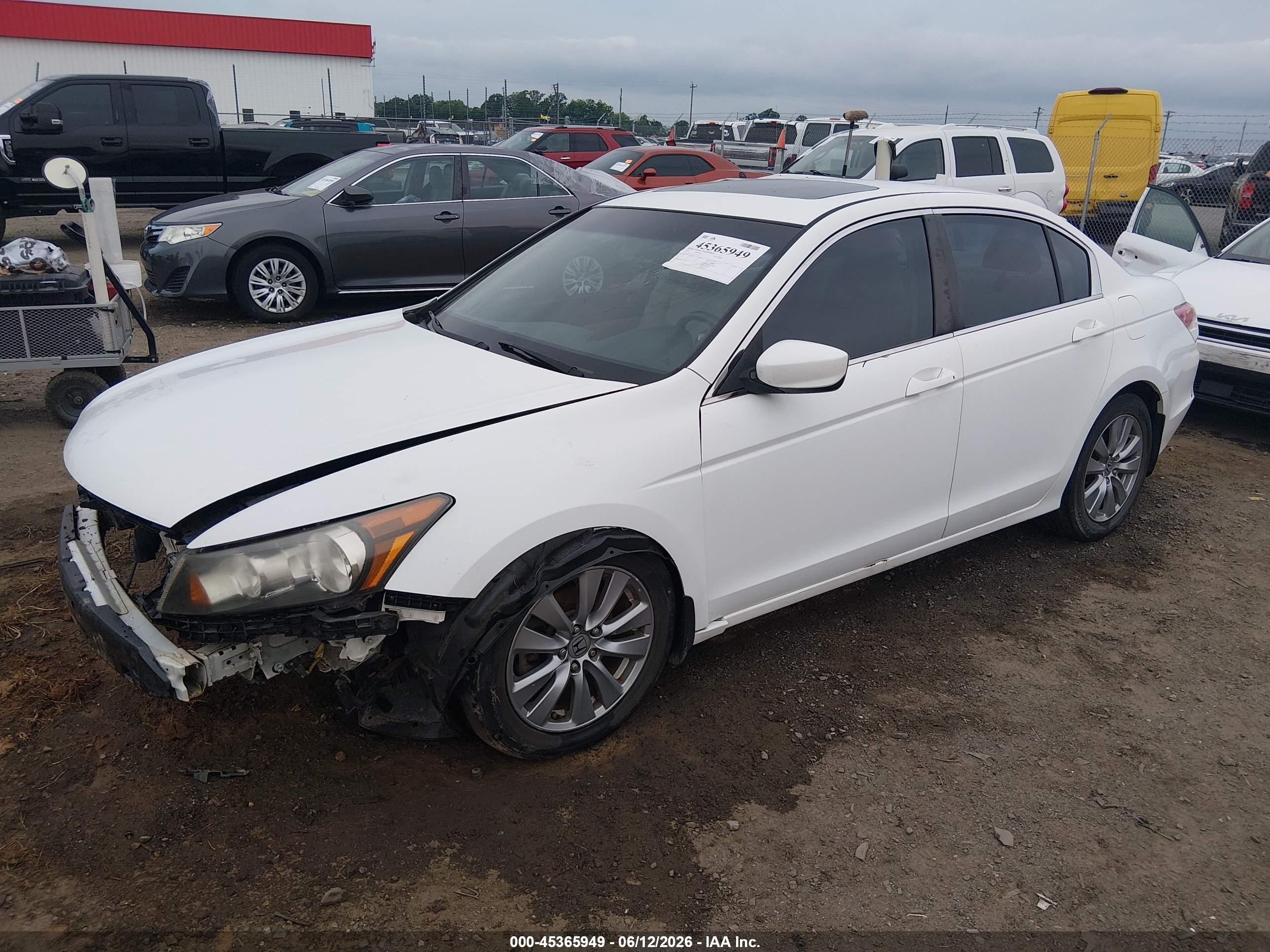 2012 Honda Accord 2.4 Ex-l White vin: 1HGCP2F85CA218372