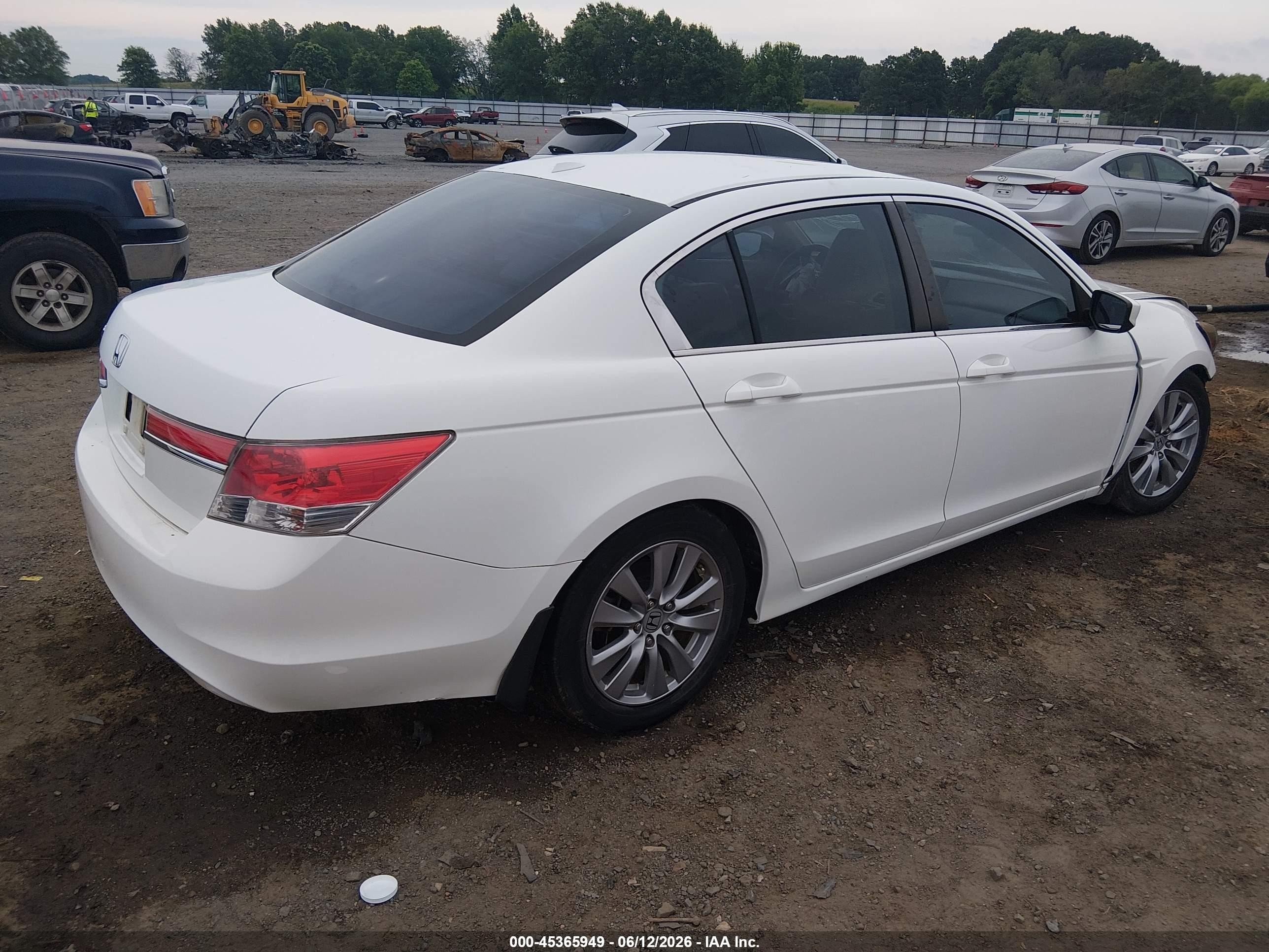 2012 Honda Accord 2.4 Ex-l White vin: 1HGCP2F85CA218372