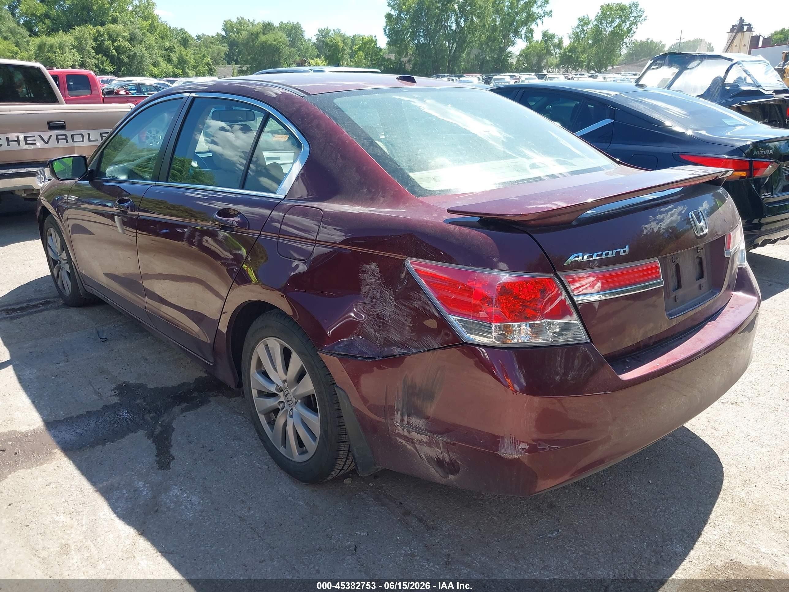 2011 Honda Accord 2.4 Ex-l Red vin: 1HGCP2F86BA024206