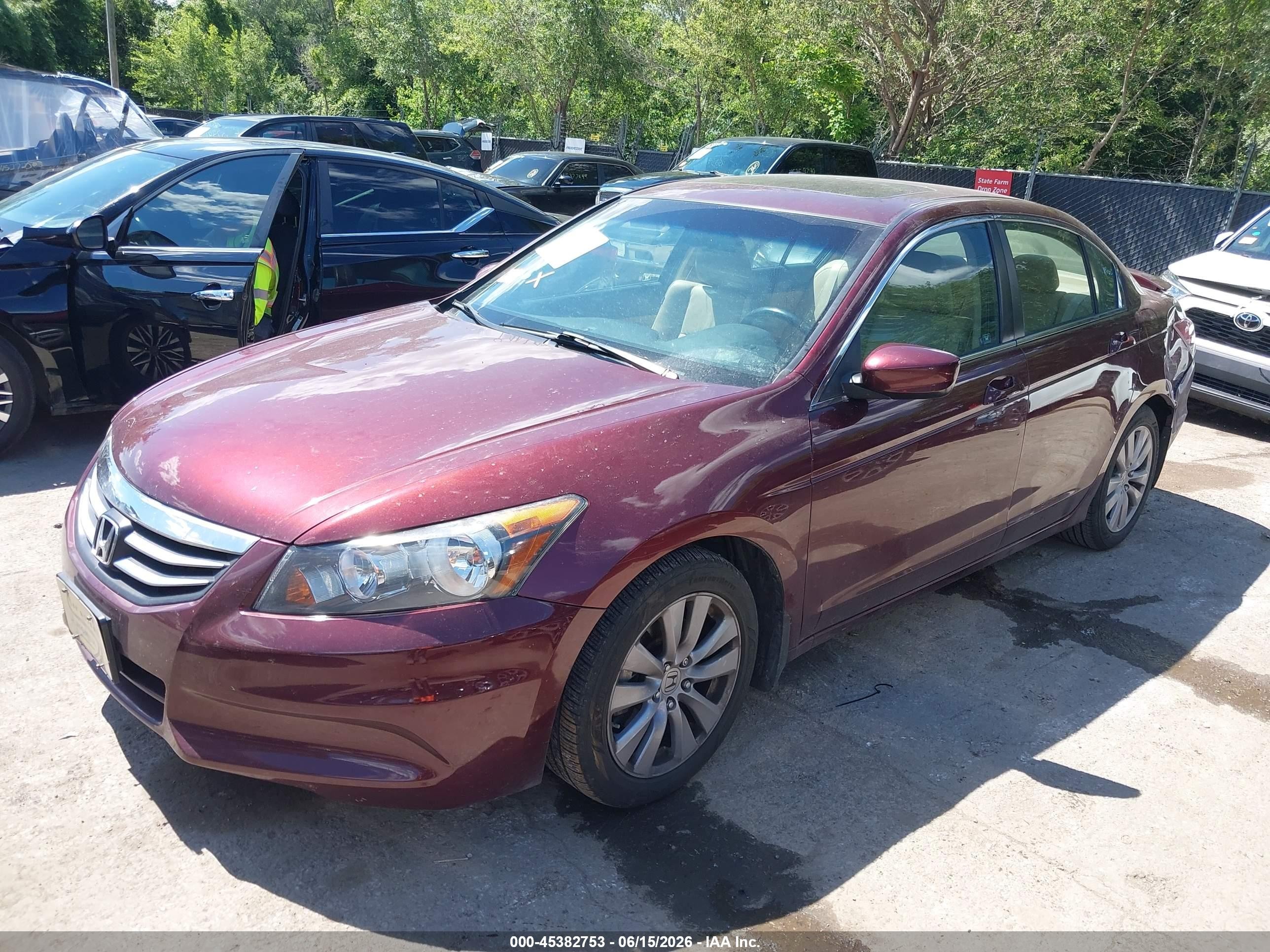 2011 Honda Accord 2.4 Ex-l Red vin: 1HGCP2F86BA024206