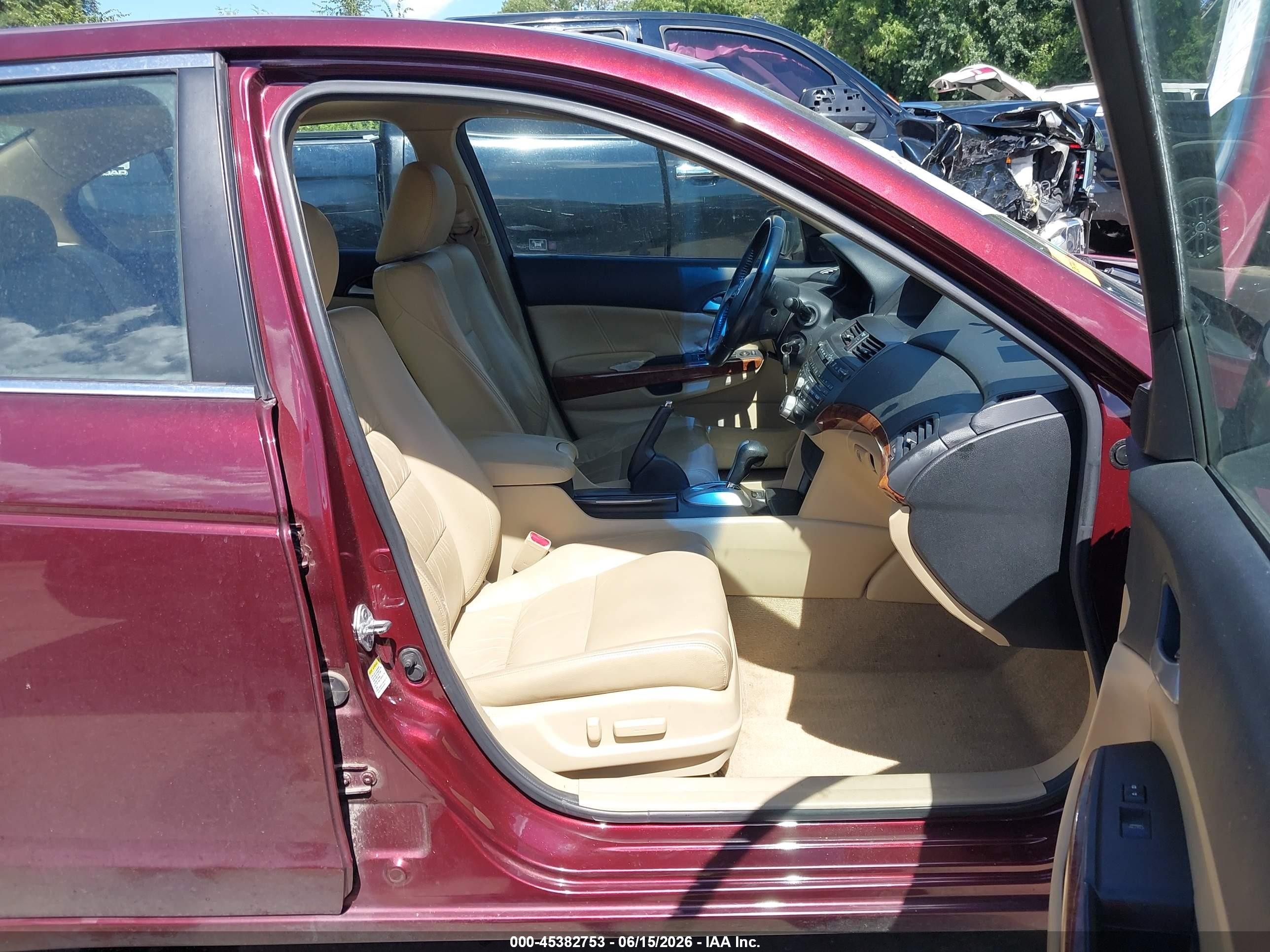 2011 Honda Accord 2.4 Ex-l Red vin: 1HGCP2F86BA024206