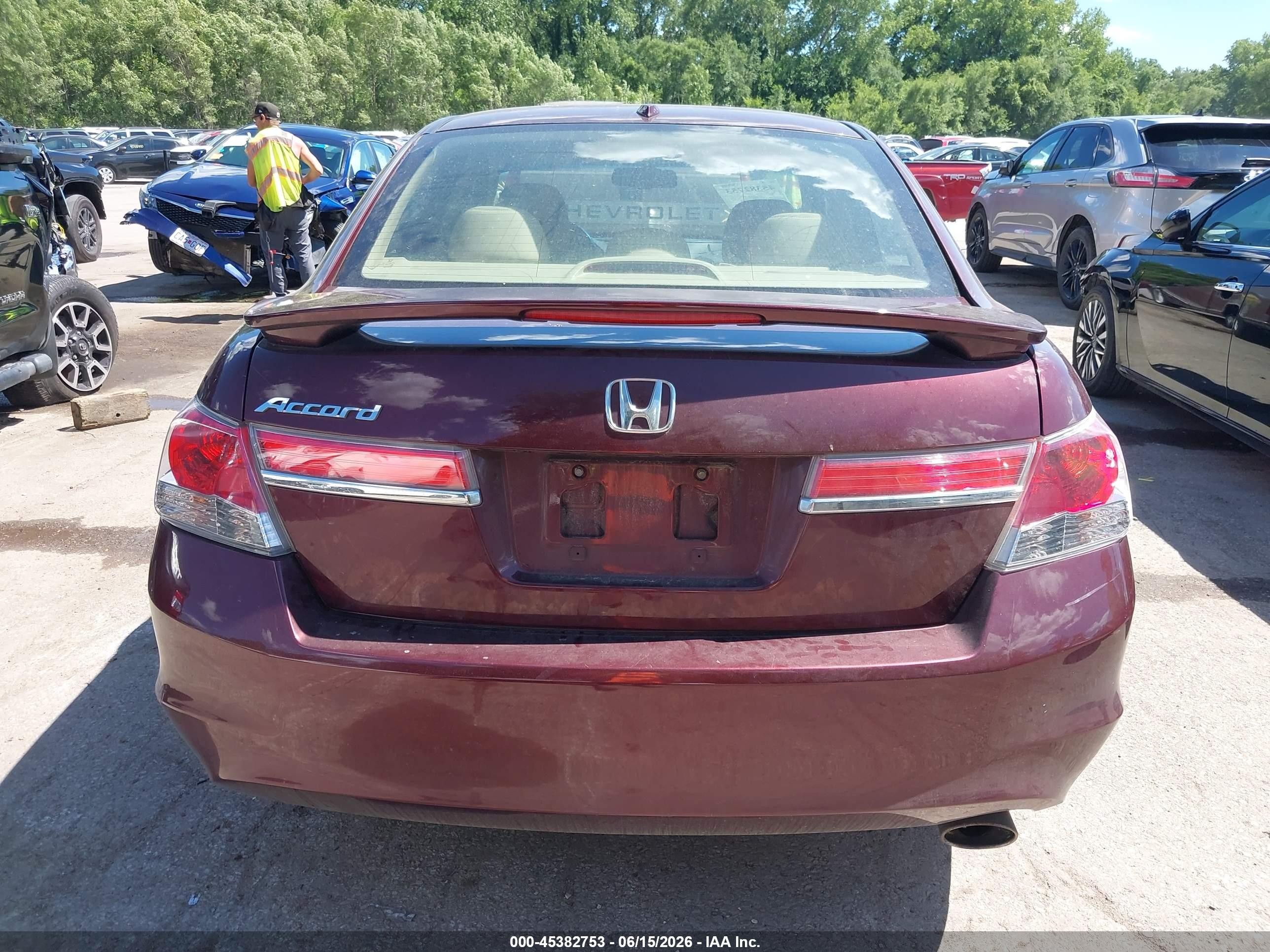 2011 Honda Accord 2.4 Ex-l Red vin: 1HGCP2F86BA024206
