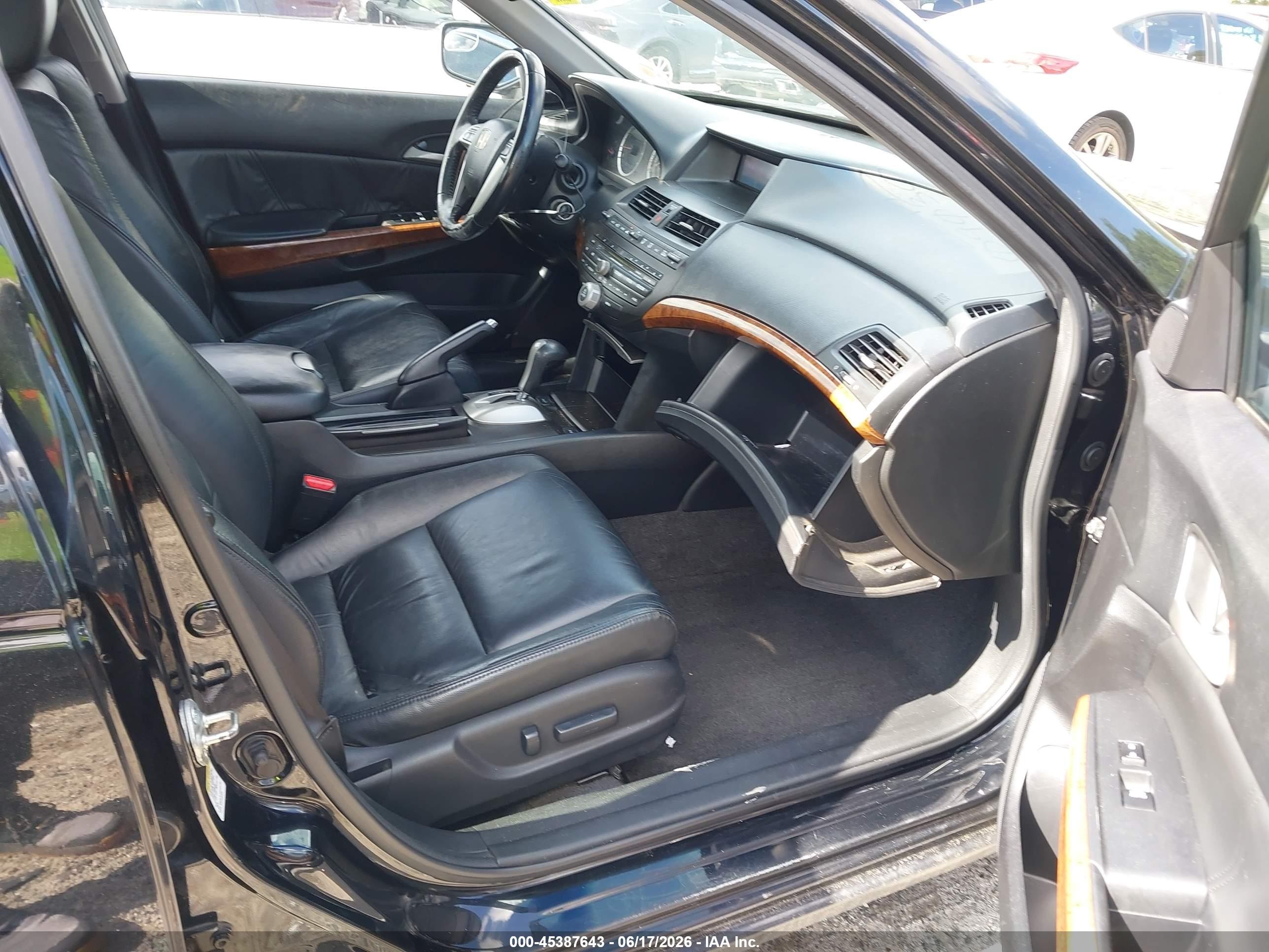 2011 Honda Accord 2.4 Ex-l Черный vin: 1HGCP2F86BA090304