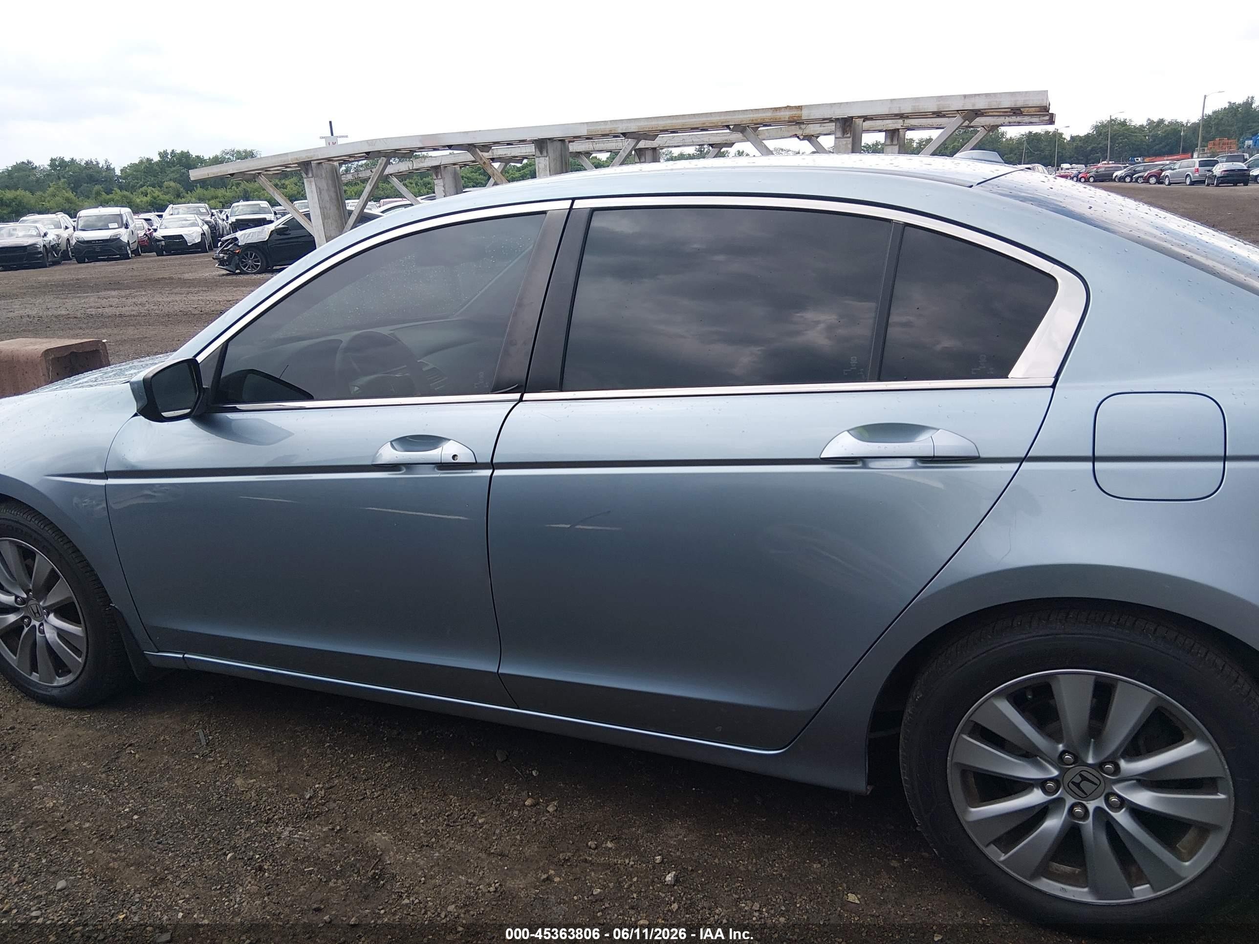 2011 Honda Accord 2.4 Ex-l Light Blue vin: 1HGCP2F86BA097625