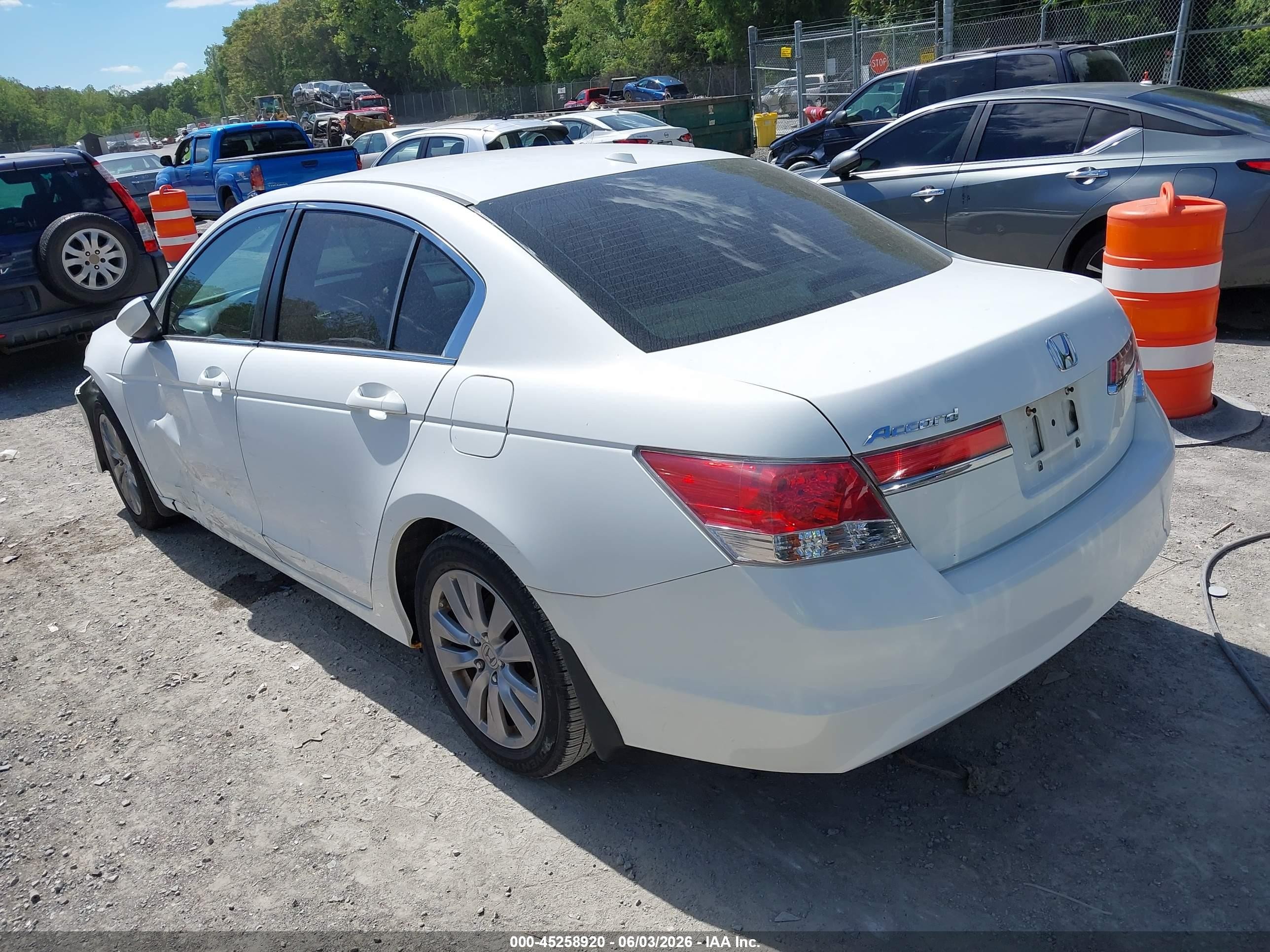 2012 Honda Accord 2.4 Ex-l White vin: 1HGCP2F86CA104963