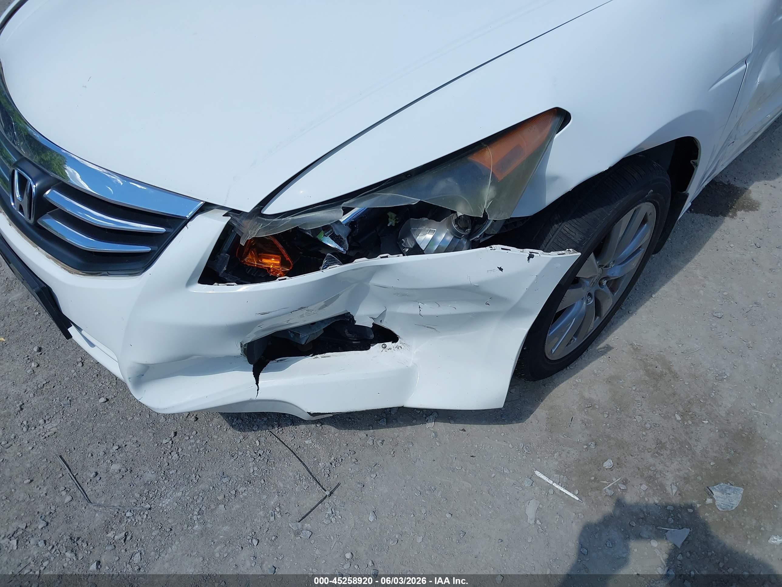 2012 Honda Accord 2.4 Ex-l White vin: 1HGCP2F86CA104963