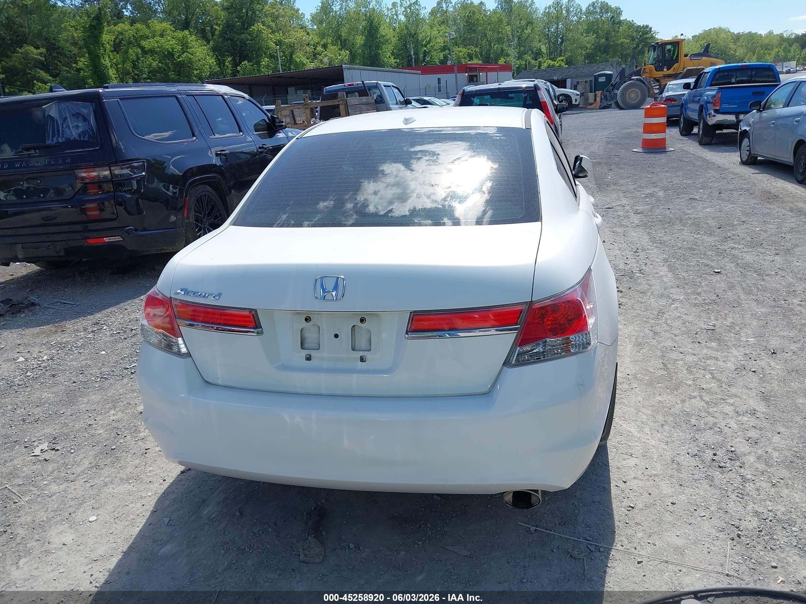 2012 Honda Accord 2.4 Ex-l White vin: 1HGCP2F86CA104963