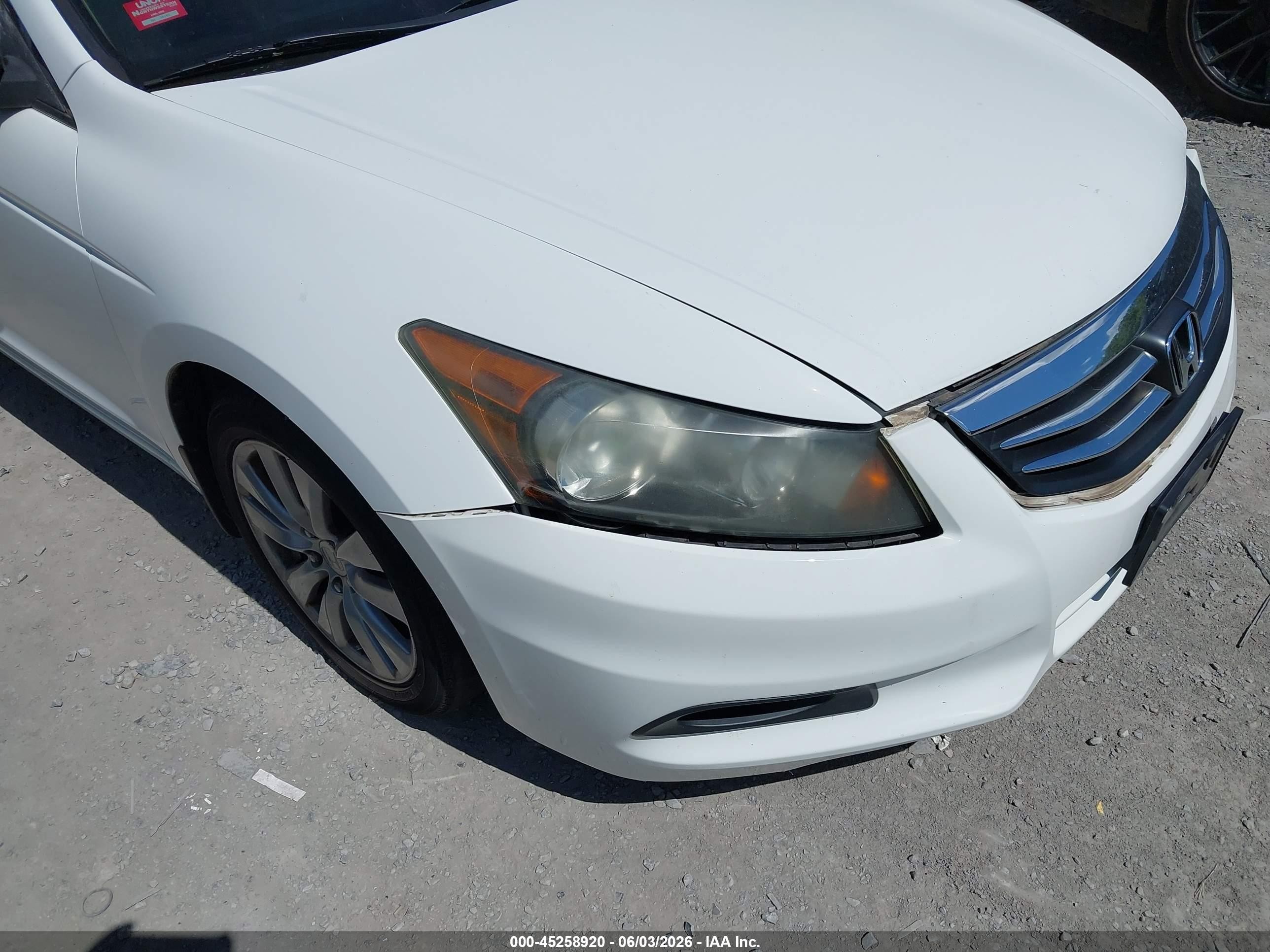 2012 Honda Accord 2.4 Ex-l White vin: 1HGCP2F86CA104963