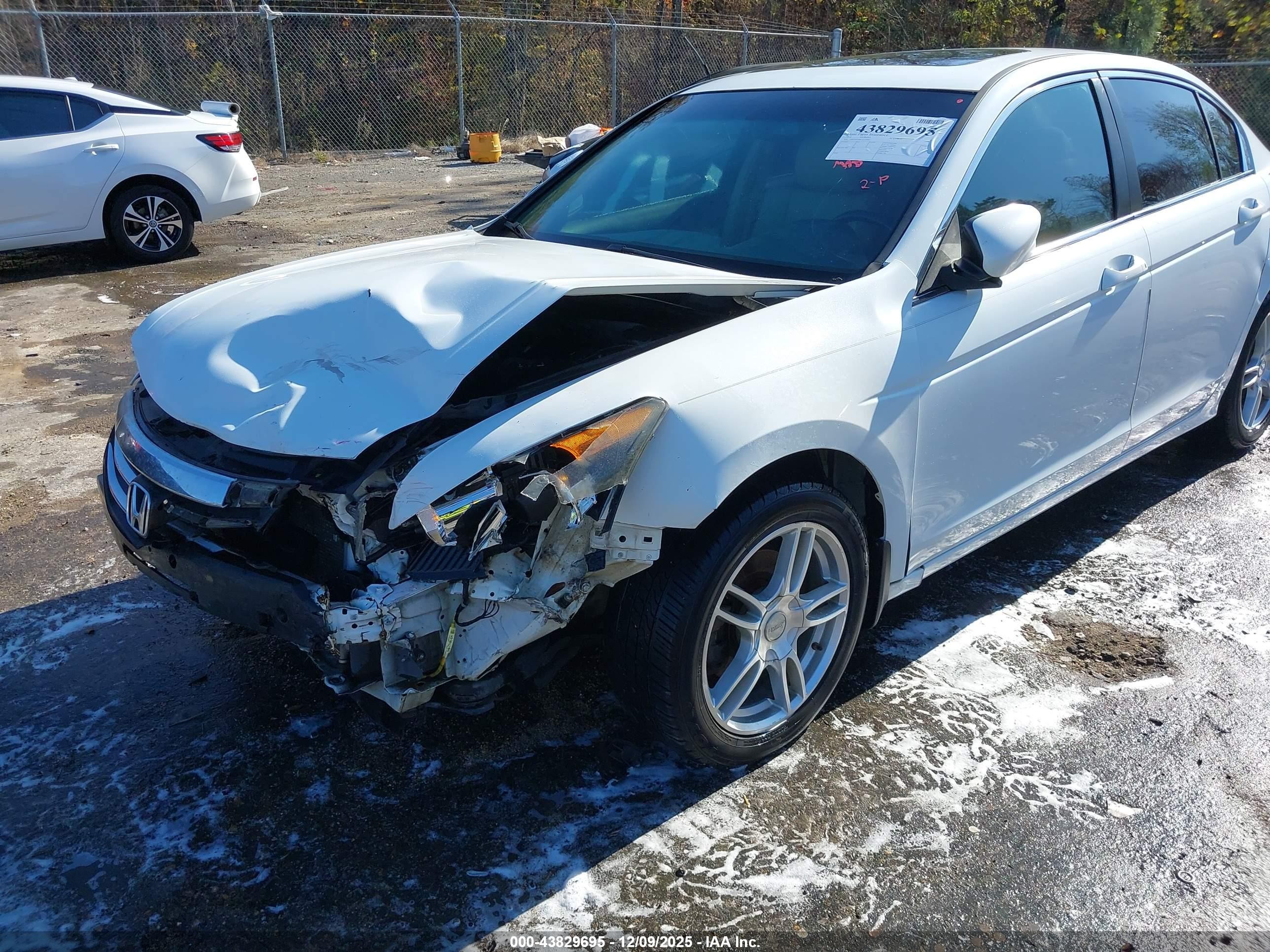 2012 Honda Accord 2.4 Ex-l White vin: 1HGCP2F86CA110987