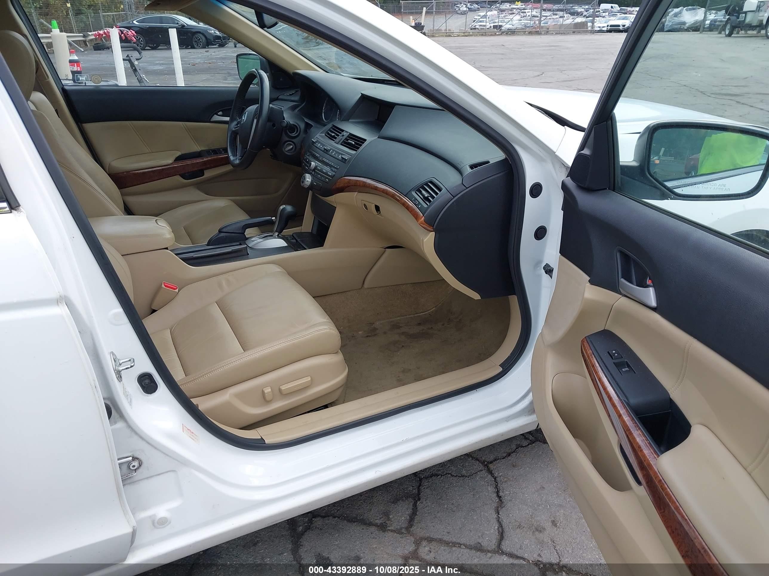 2012 Honda Accord Sdn 2.4 Ex-l/ex-l White vin: 1HGCP2F86CA111069