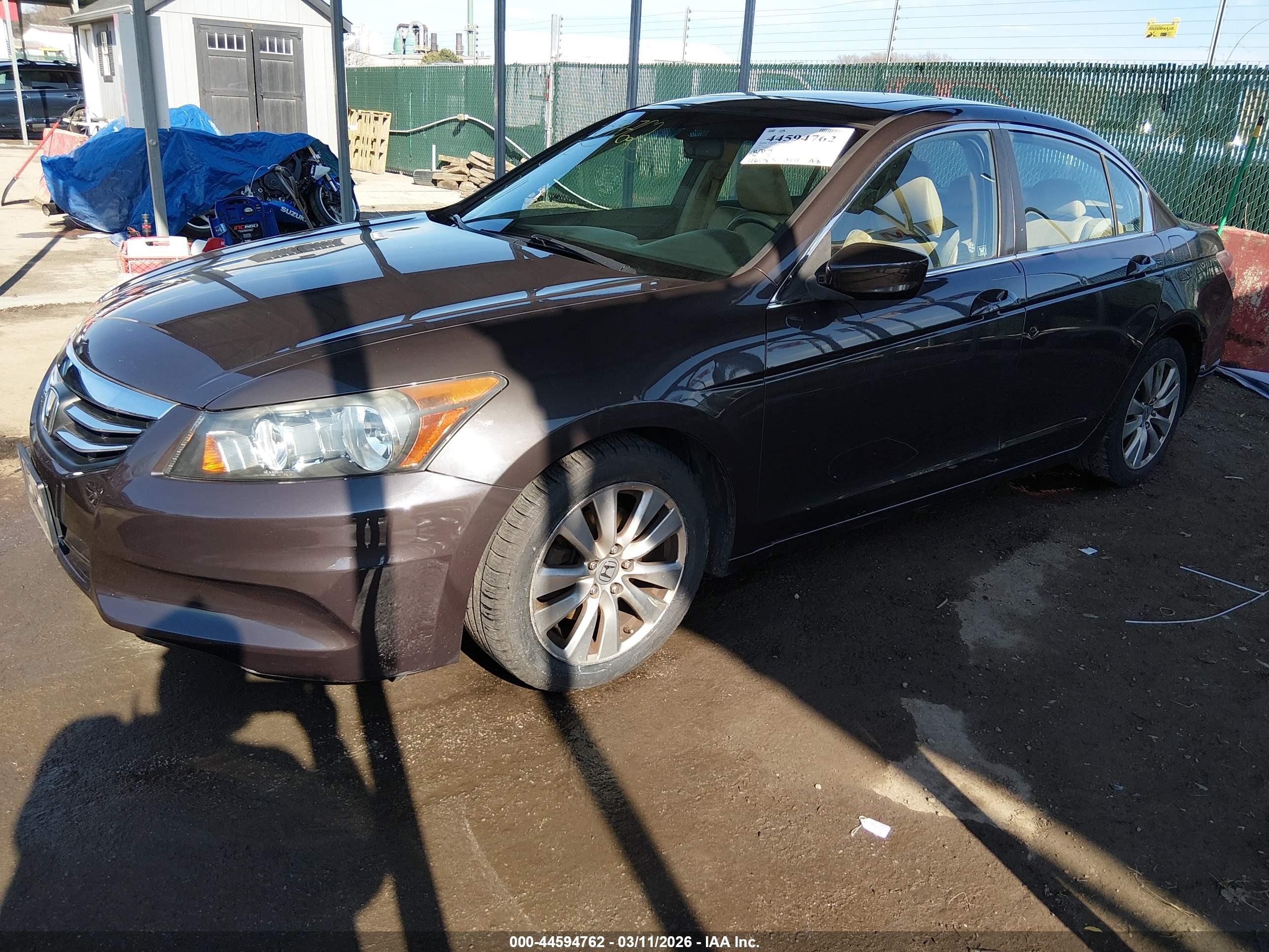 2012 Honda Accord 2.4 Ex-l Brown vin: 1HGCP2F86CA130771
