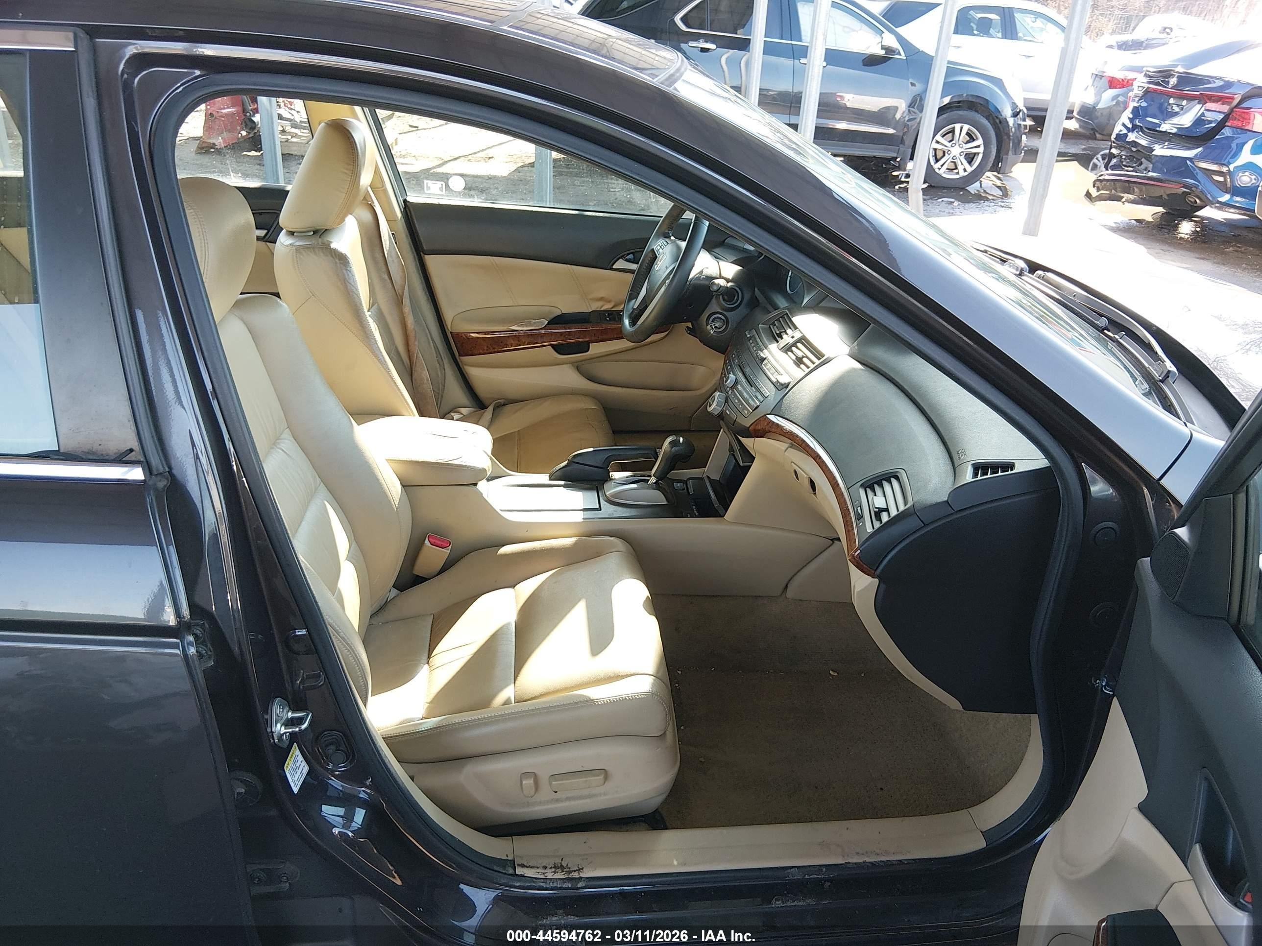 2012 Honda Accord 2.4 Ex-l Brown vin: 1HGCP2F86CA130771