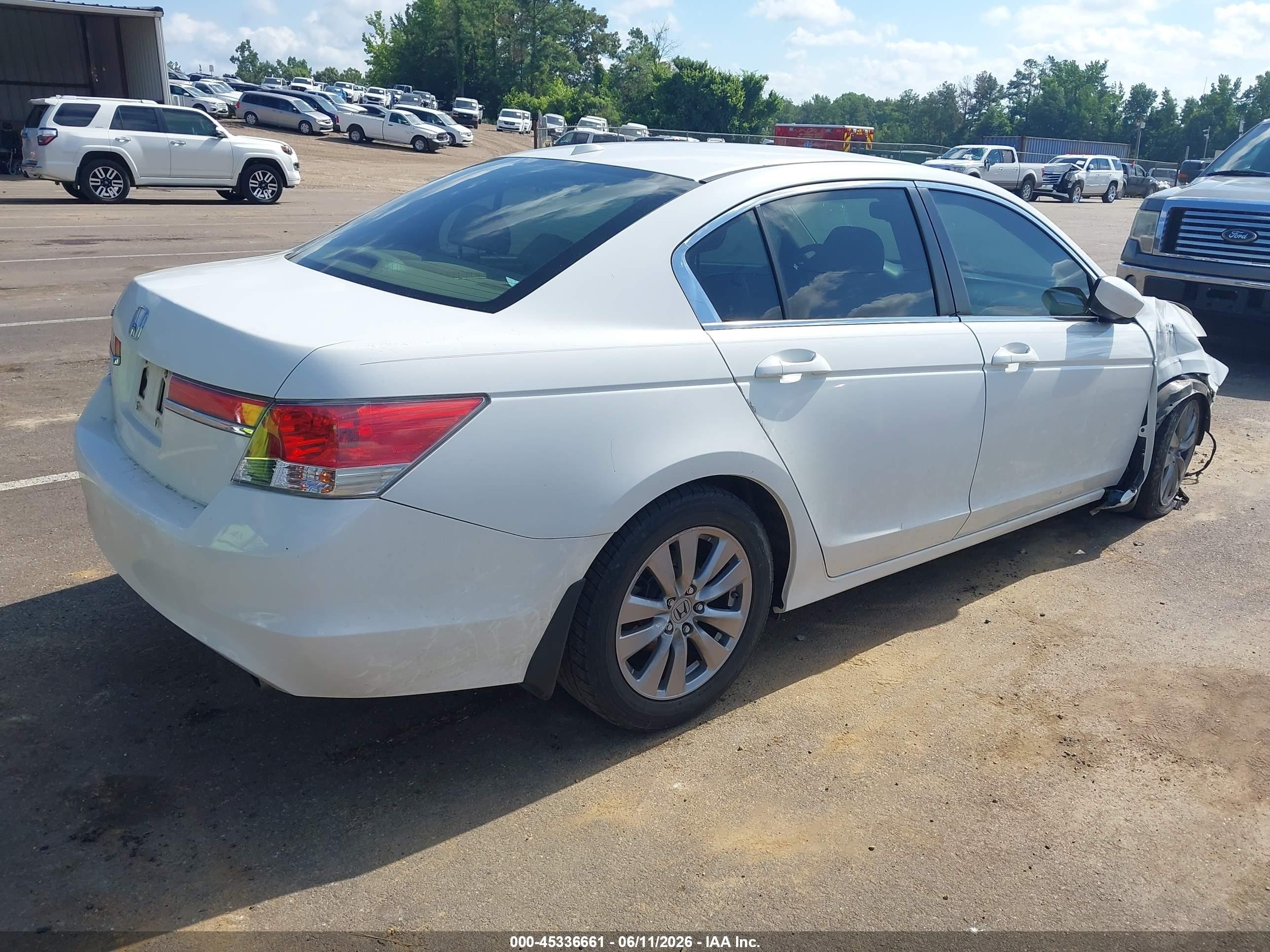 2012 Honda Accord 2.4 Ex-l White vin: 1HGCP2F86CA185365