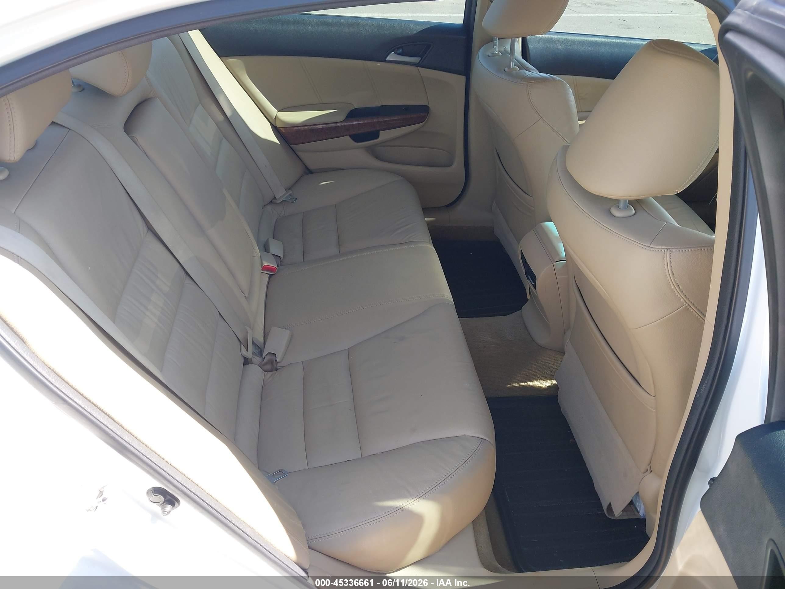 2012 Honda Accord 2.4 Ex-l White vin: 1HGCP2F86CA185365