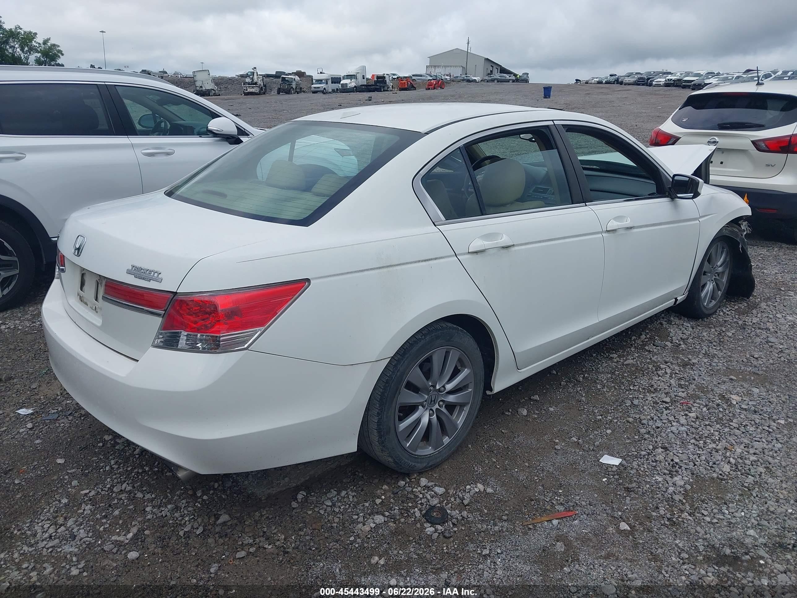 2012 Honda Accord 2.4 Ex-l Белый vin: 1HGCP2F87CA160913