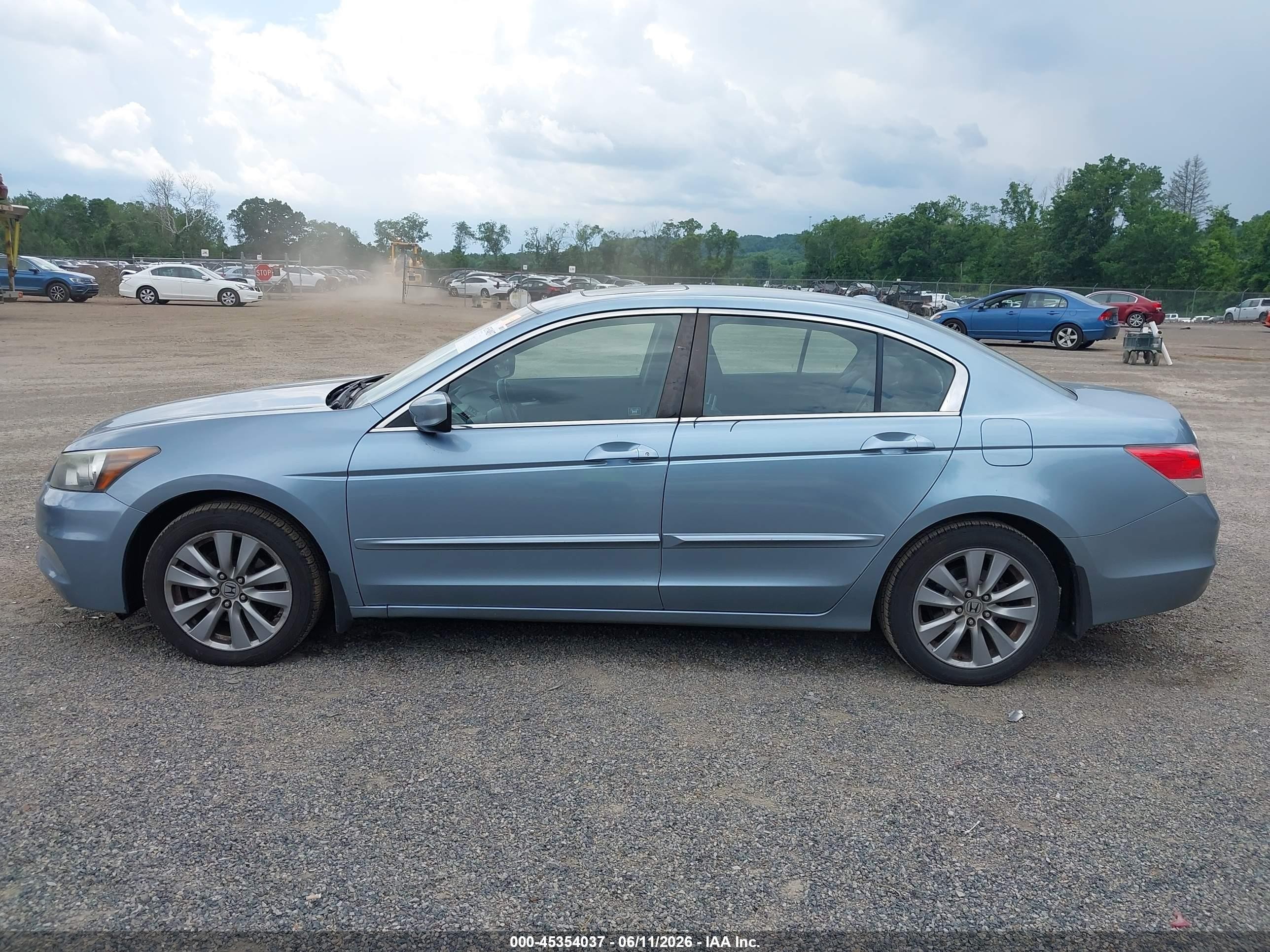 2011 Honda Accord 2.4 Ex-l Синий vin: 1HGCP2F88BA022554