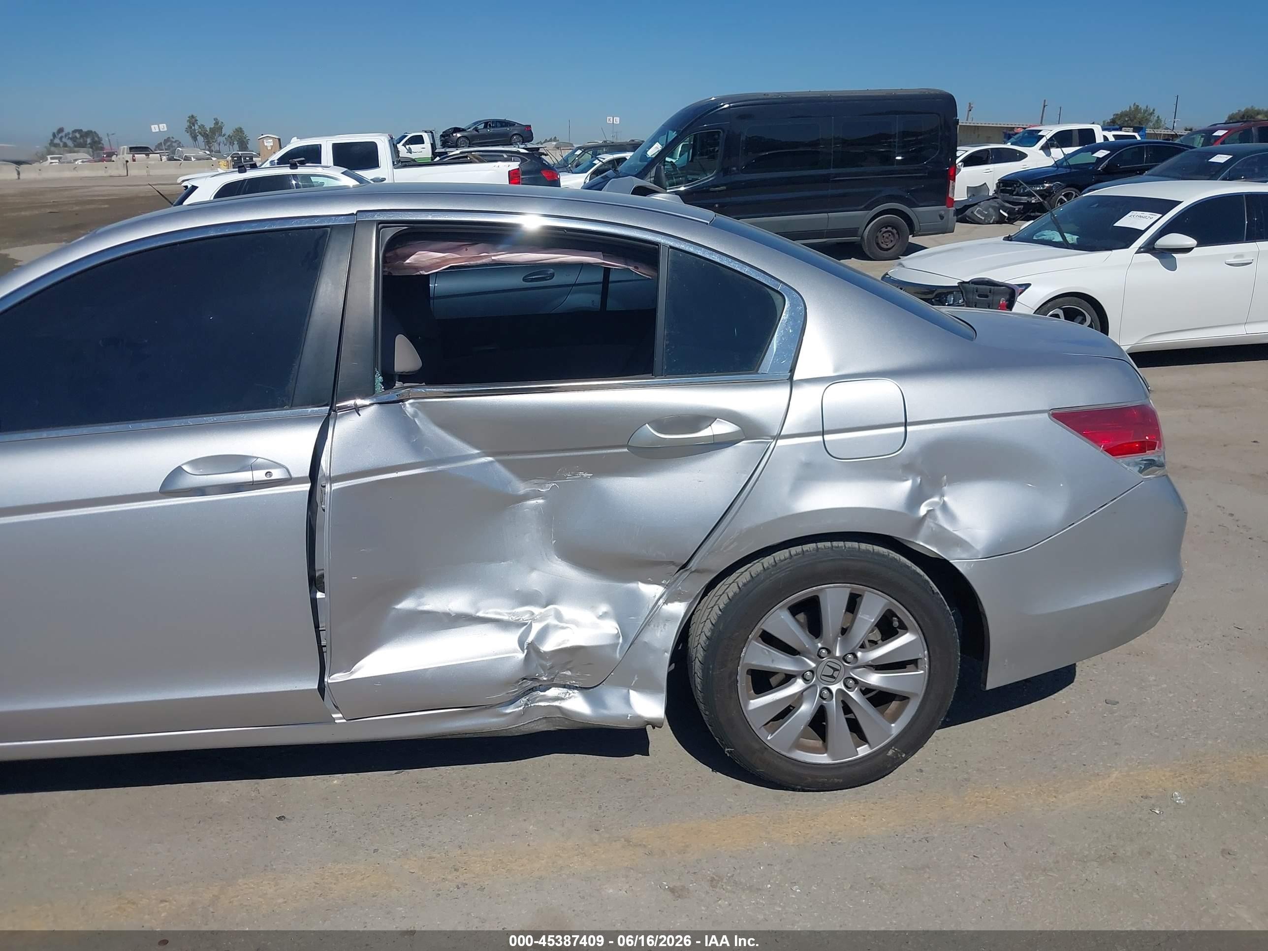 2011 Honda Accord 2.4 Ex-l Silver vin: 1HGCP2F88BA113873