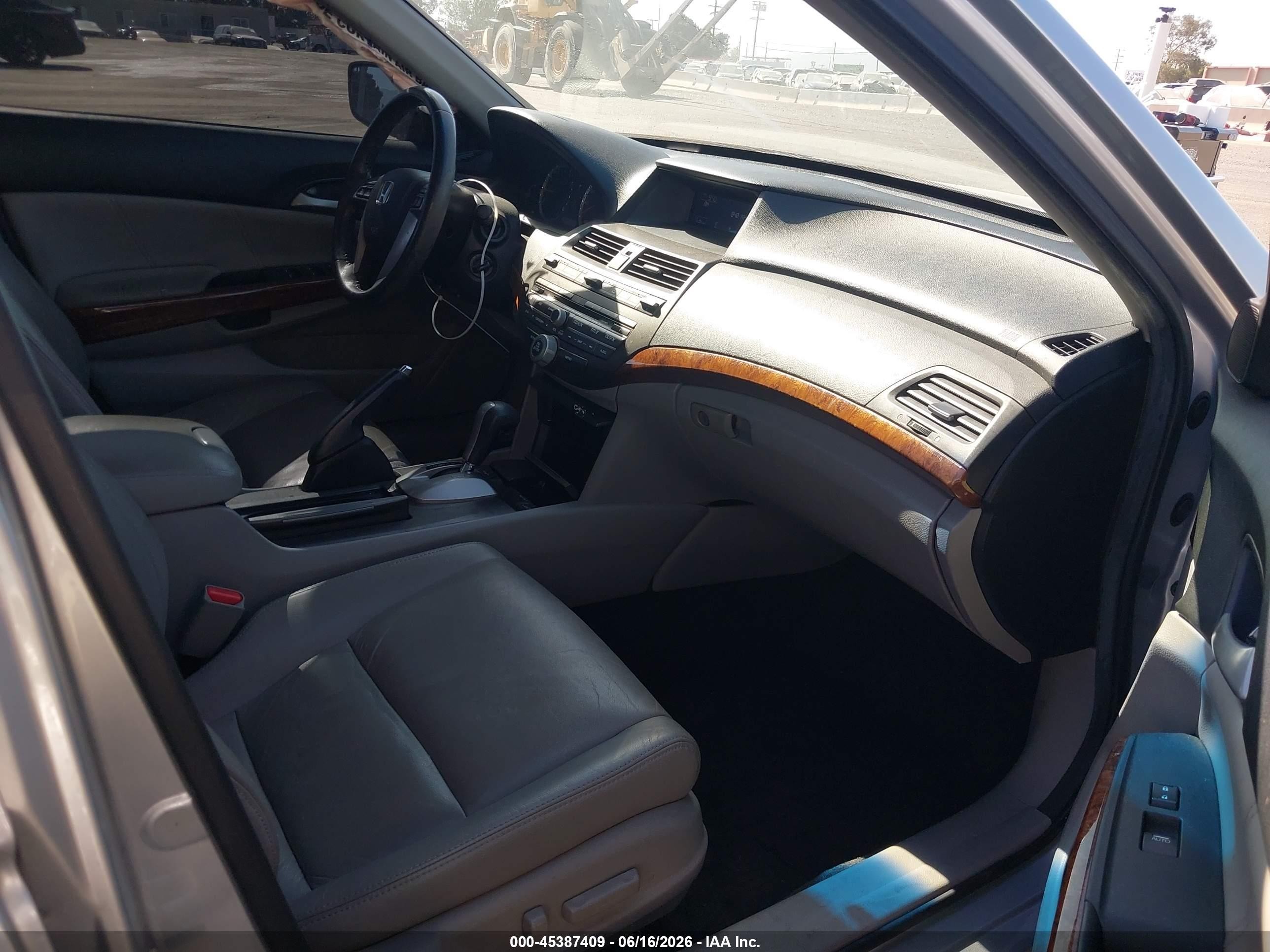 2011 Honda Accord 2.4 Ex-l Silver vin: 1HGCP2F88BA113873