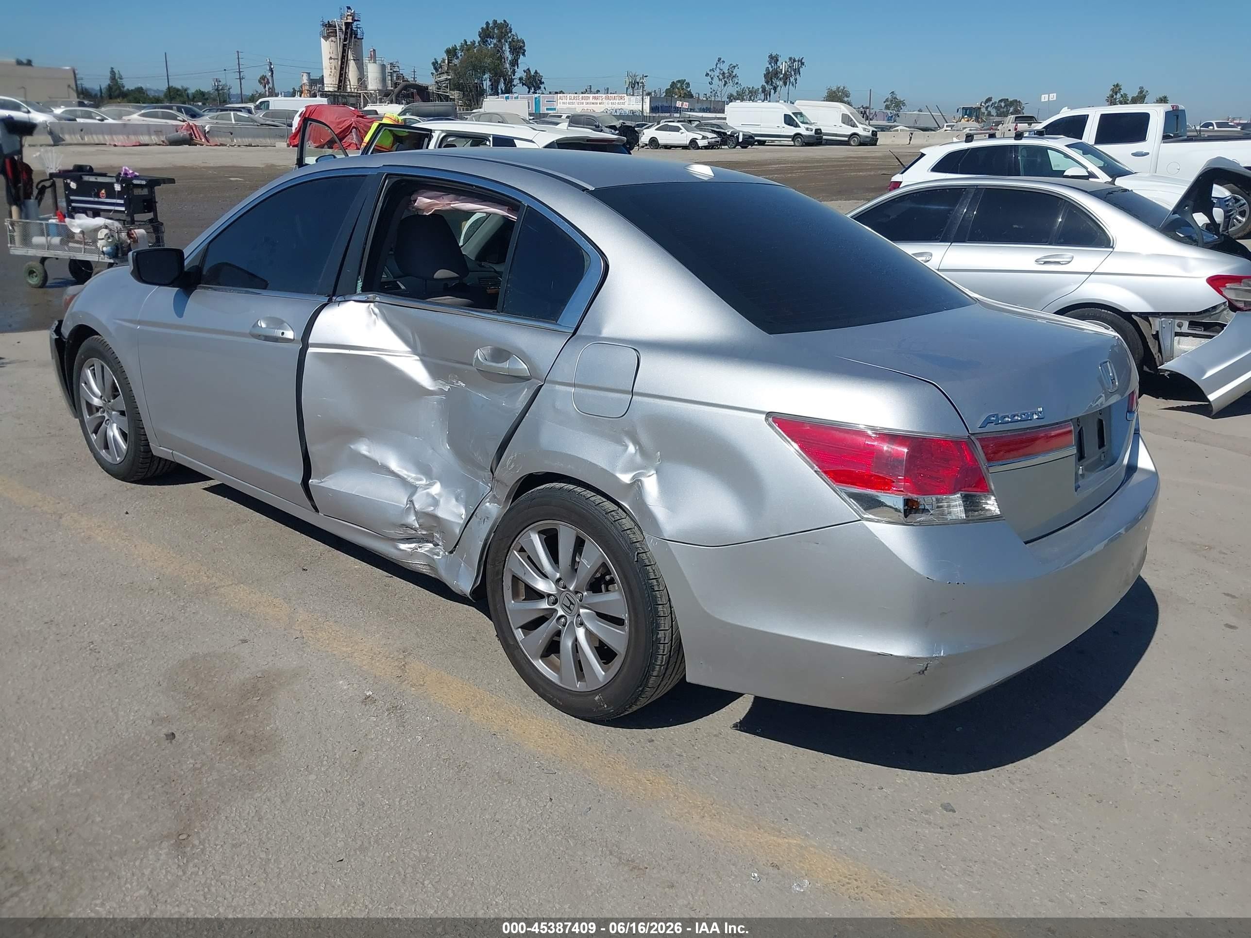 2011 Honda Accord 2.4 Ex-l Silver vin: 1HGCP2F88BA113873