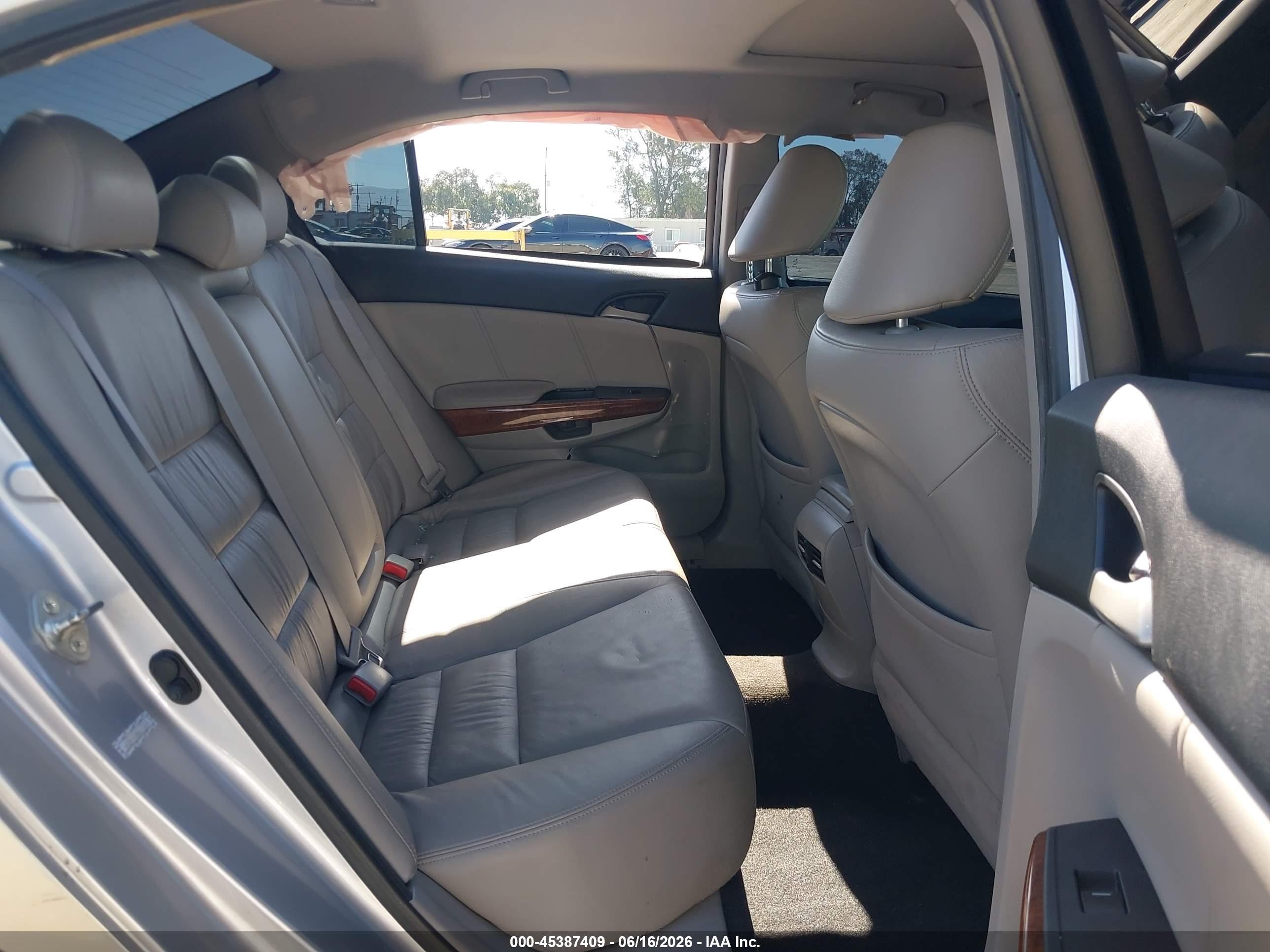 2011 Honda Accord 2.4 Ex-l Silver vin: 1HGCP2F88BA113873