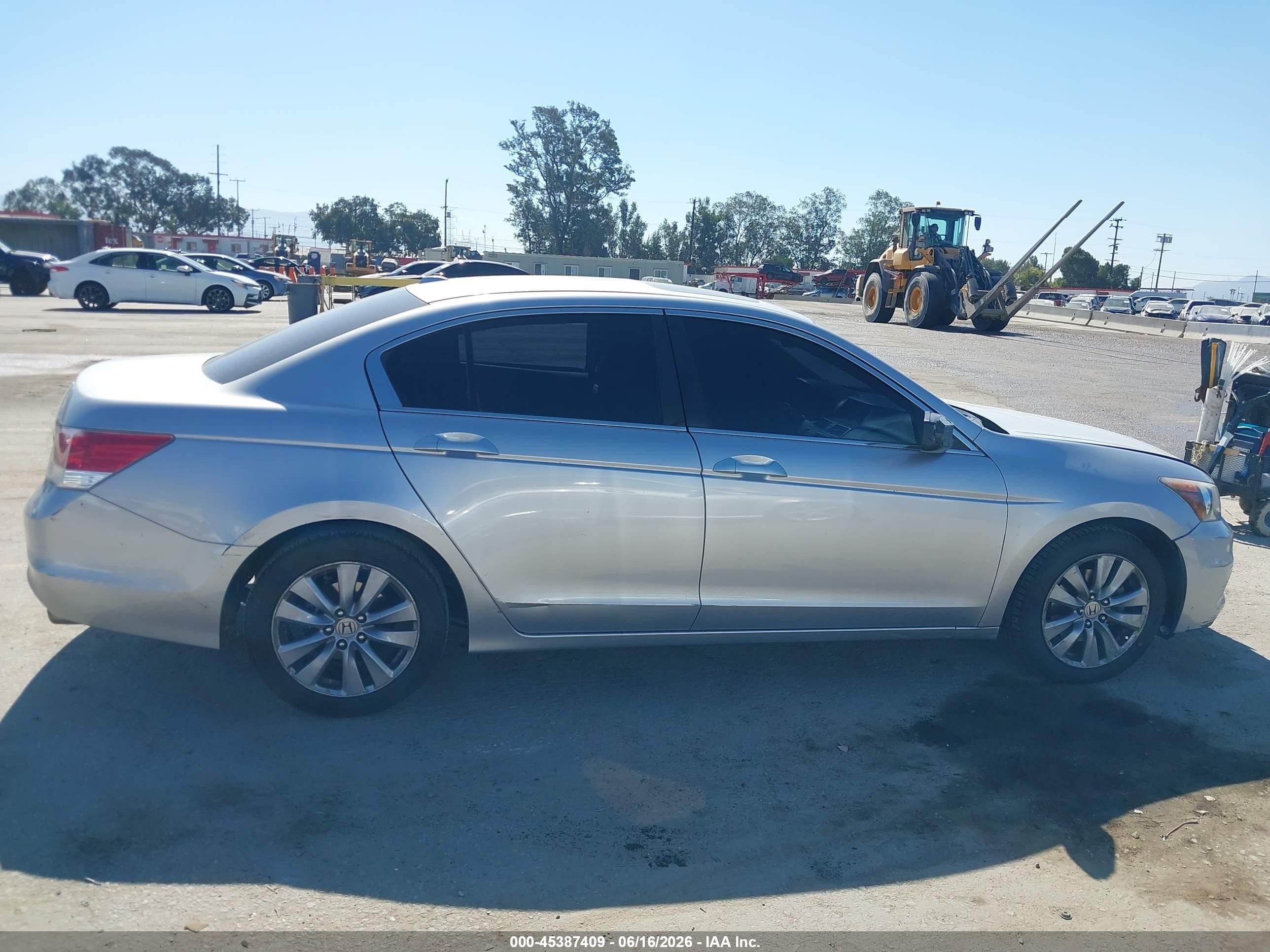 2011 Honda Accord 2.4 Ex-l Silver vin: 1HGCP2F88BA113873