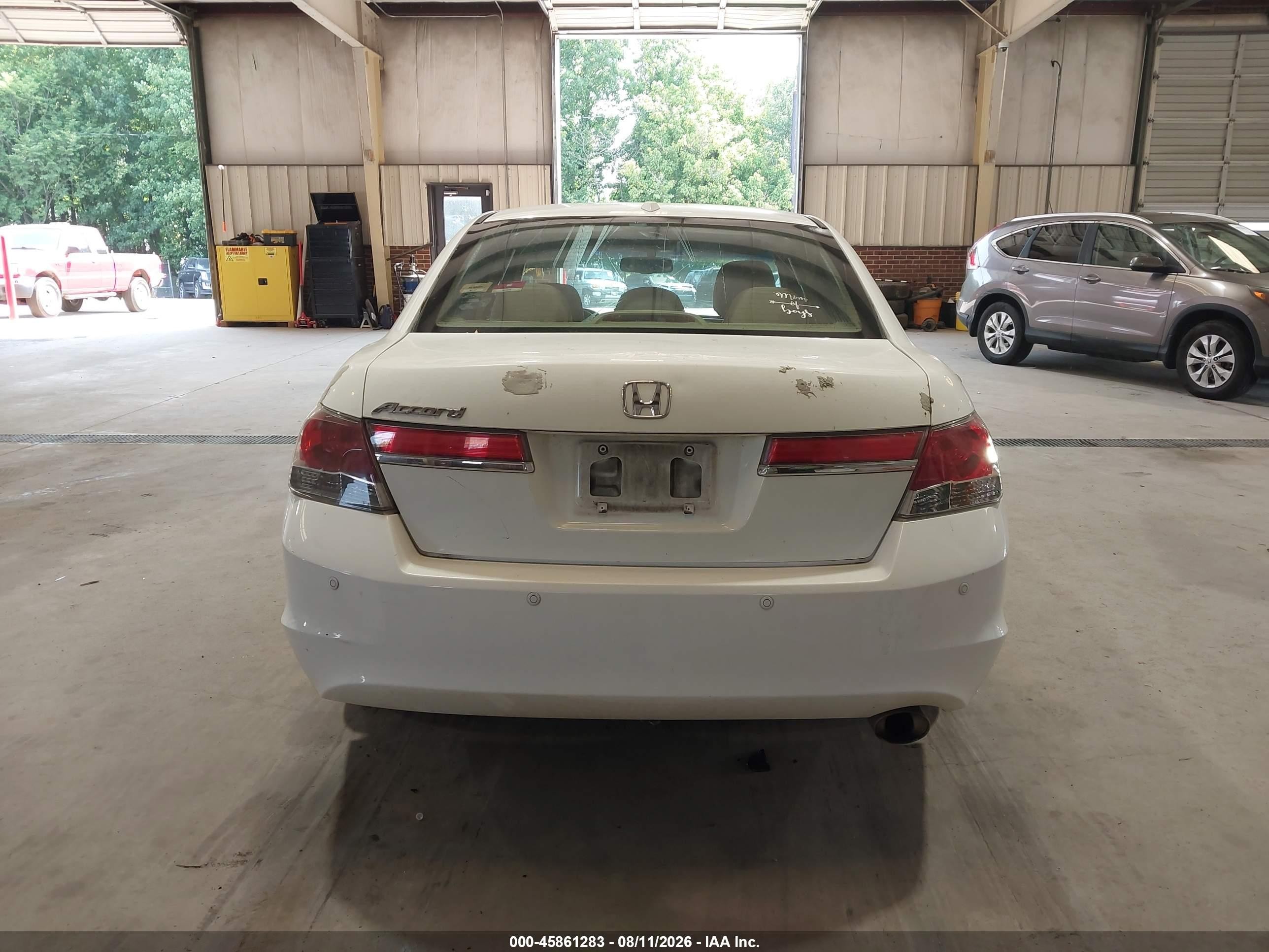 2012 Honda Accord 2.4 Ex-l White vin: 1HGCP2F89CA093599